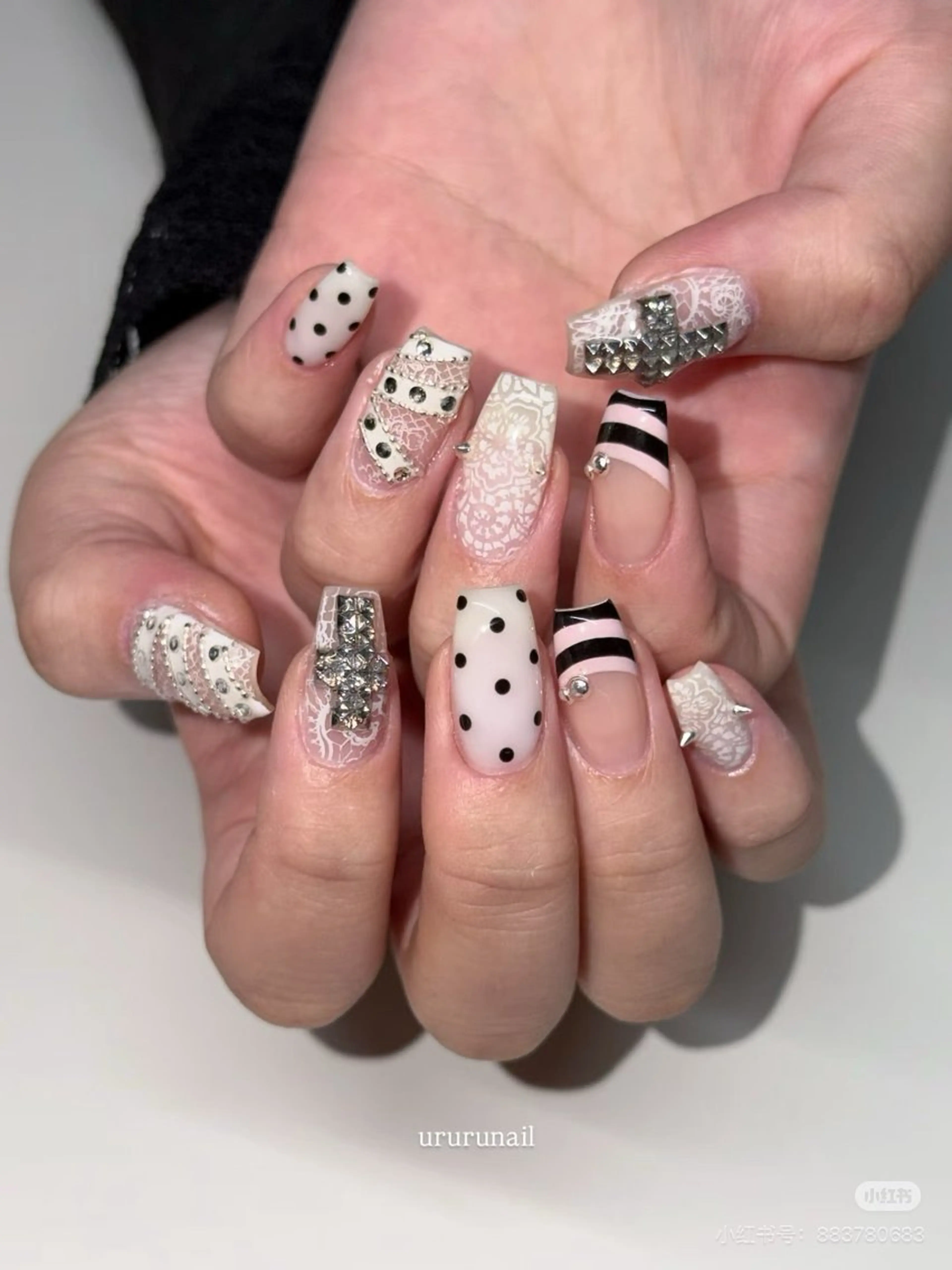 ネイル チークネイル ガーリー グラデーション 韓国ネイル ラメ(グリッター) ハンドネイル ToliyDeliy Nail Salonのネイルデザイン