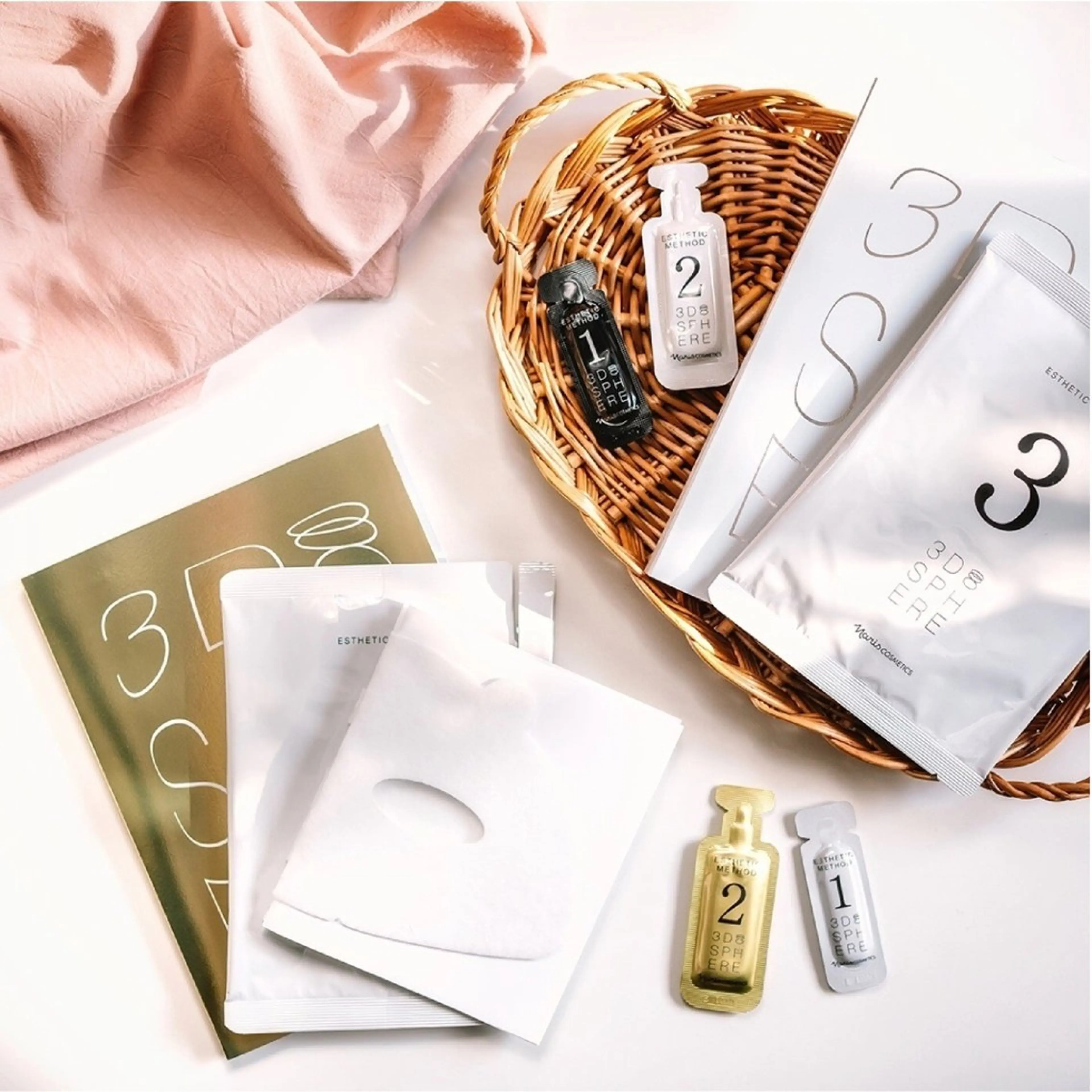 3Dスフィア《フリーズドライヒアルロン酸による新感覚エステ》デコルテマッサージ付の写真