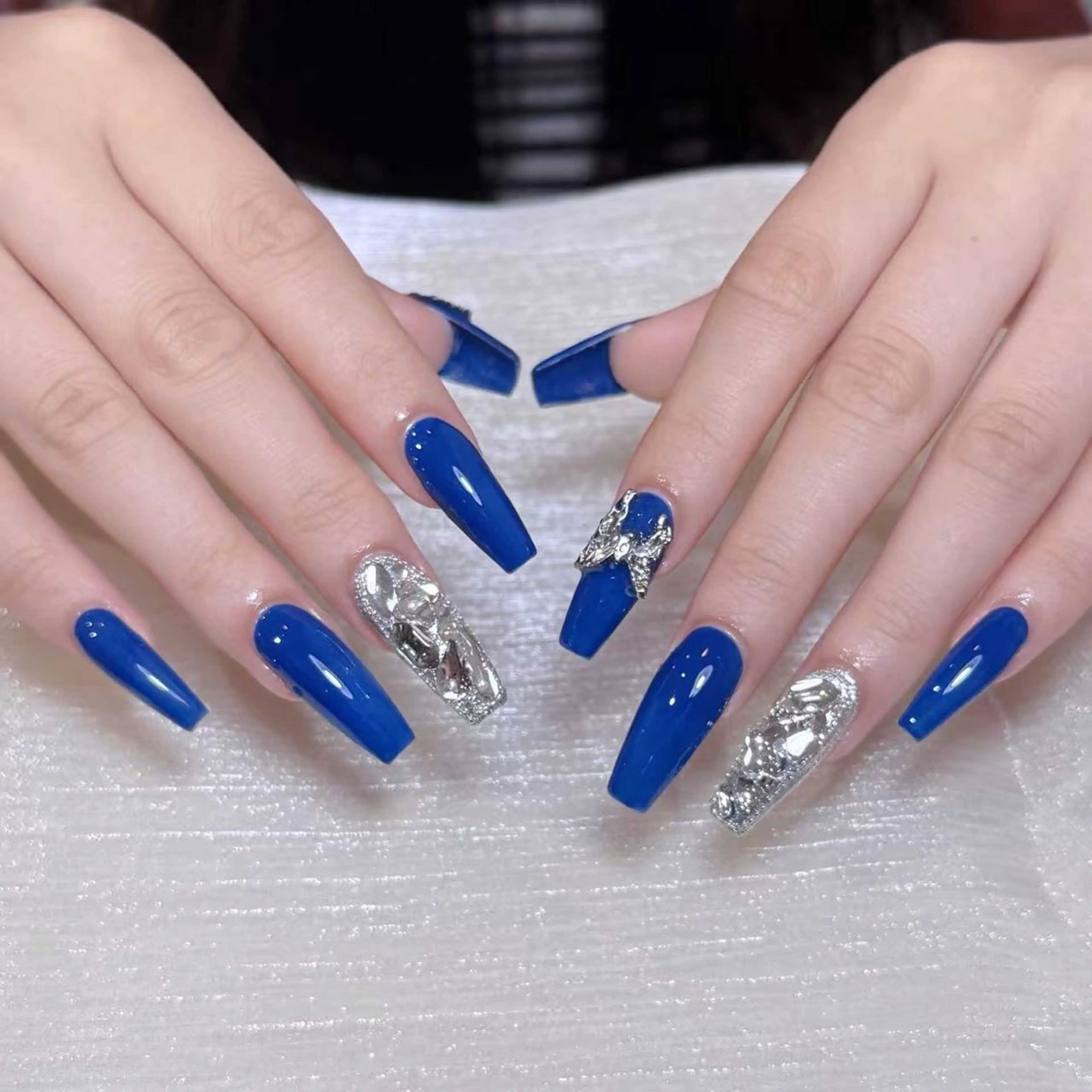 ネイル アートネイル オーロラネイル キラキラネイル 韓国ネイル マグネットネイル ハンドネイル ハンドケア Plenty 💞のネイルデザイン