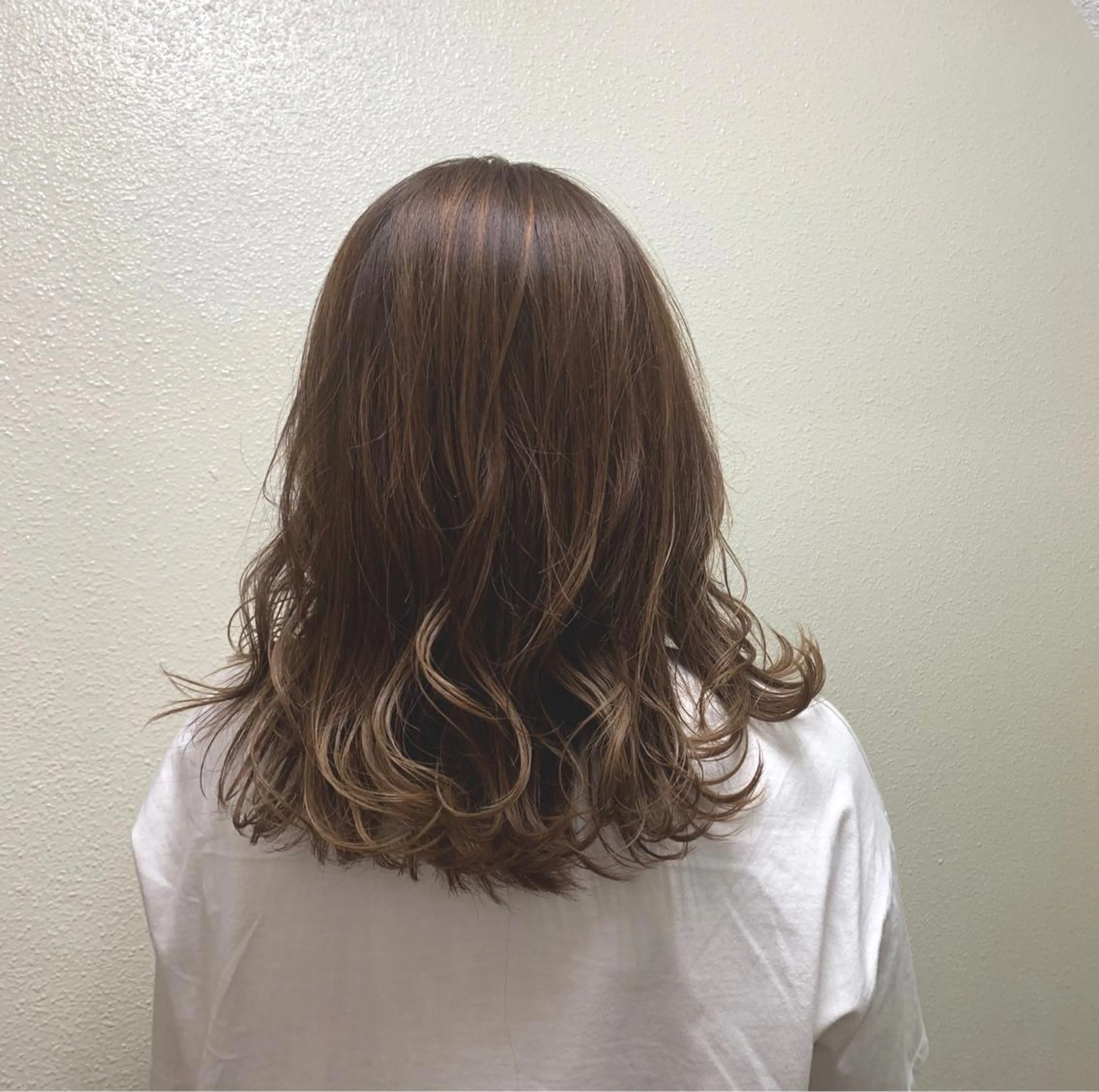 ミディアム カラー ヘアアレンジ 切りっぱなしヘアボブ ミディアムヘアRYOのヘアスタイル