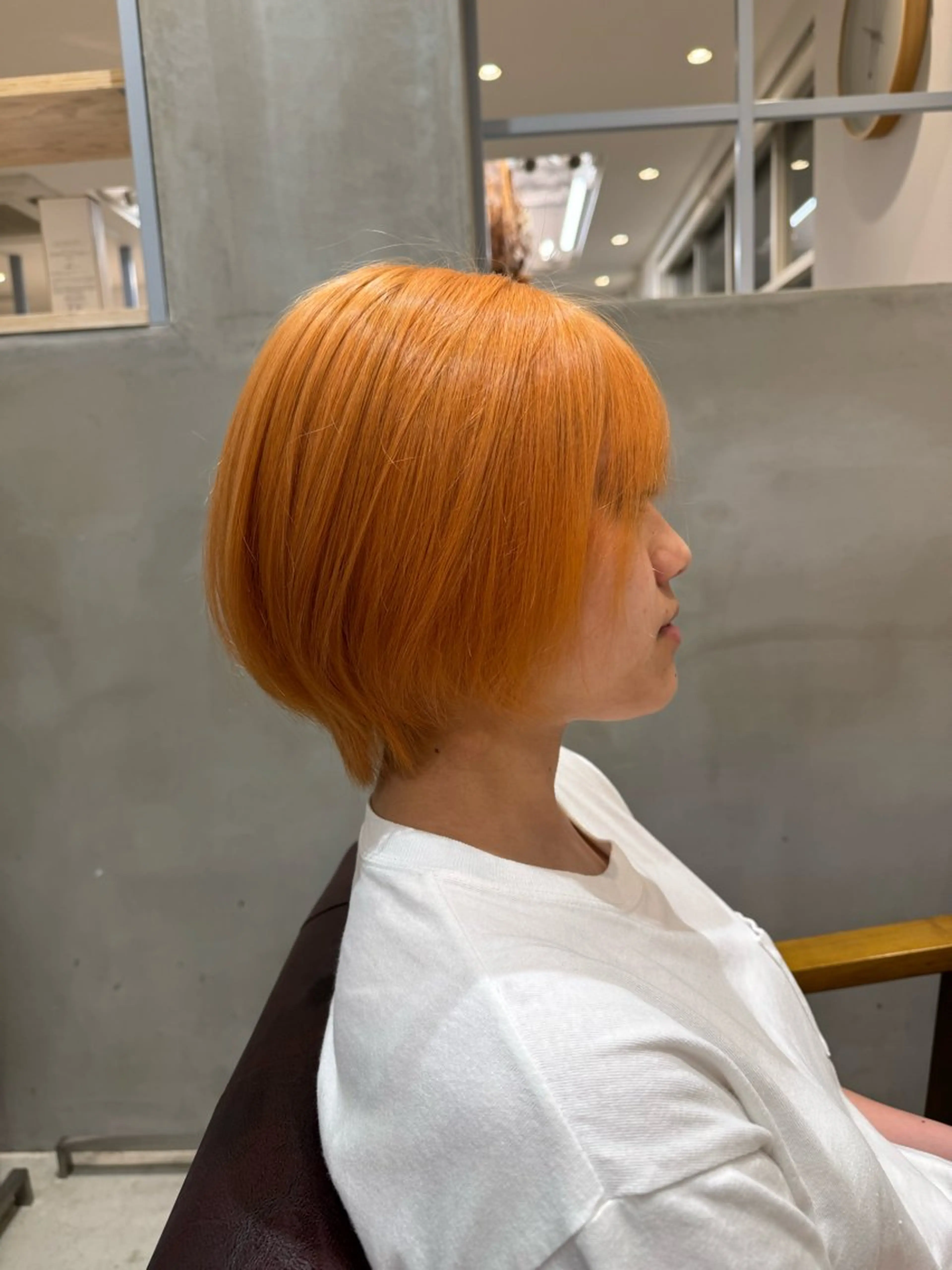 ショート カラー 切りっぱなしボブ バレイヤージュ ベージュカラー ブリーチ ブロンド ほの カラー特化/ ブリーチ/ボブのヘアスタイル