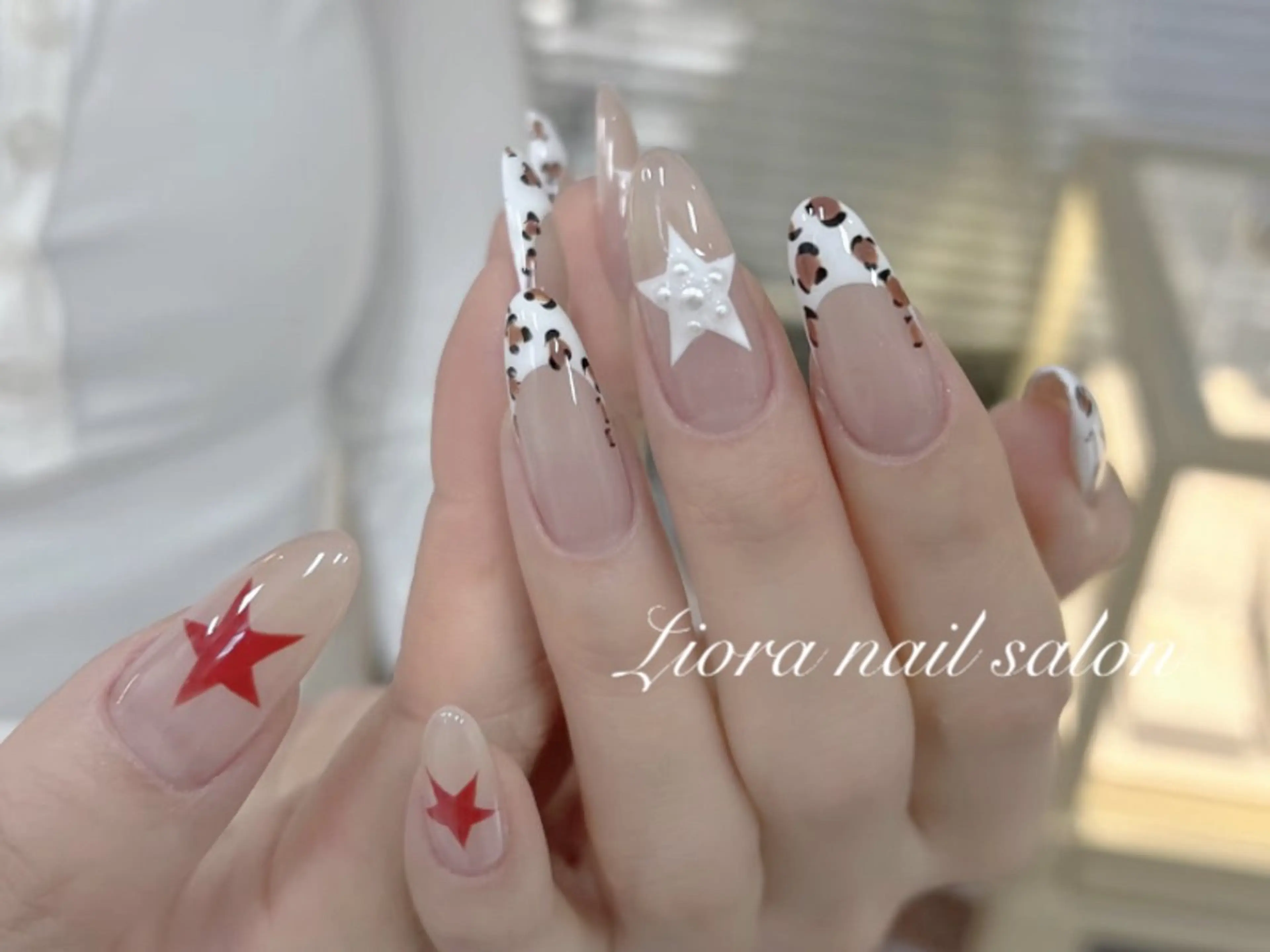 ネイル フレンチネイル ジェルネイル ガーリー グラデーション キラキラネイル ハンドネイル Liora nail スカルプ専門店のネイルデザイン