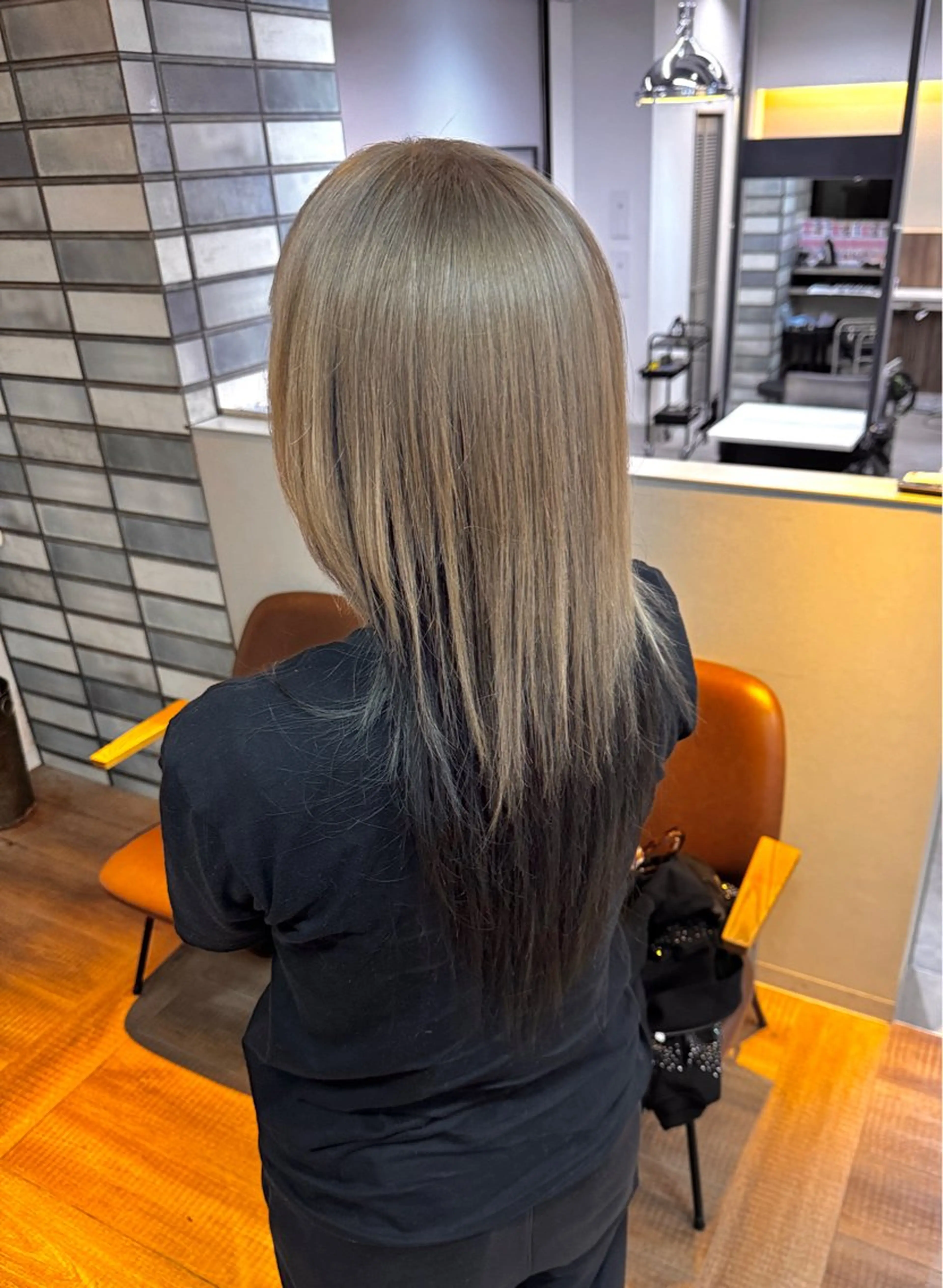 セミロング ヘアカラー はしもと　じん /ブリーチのヘアスタイル