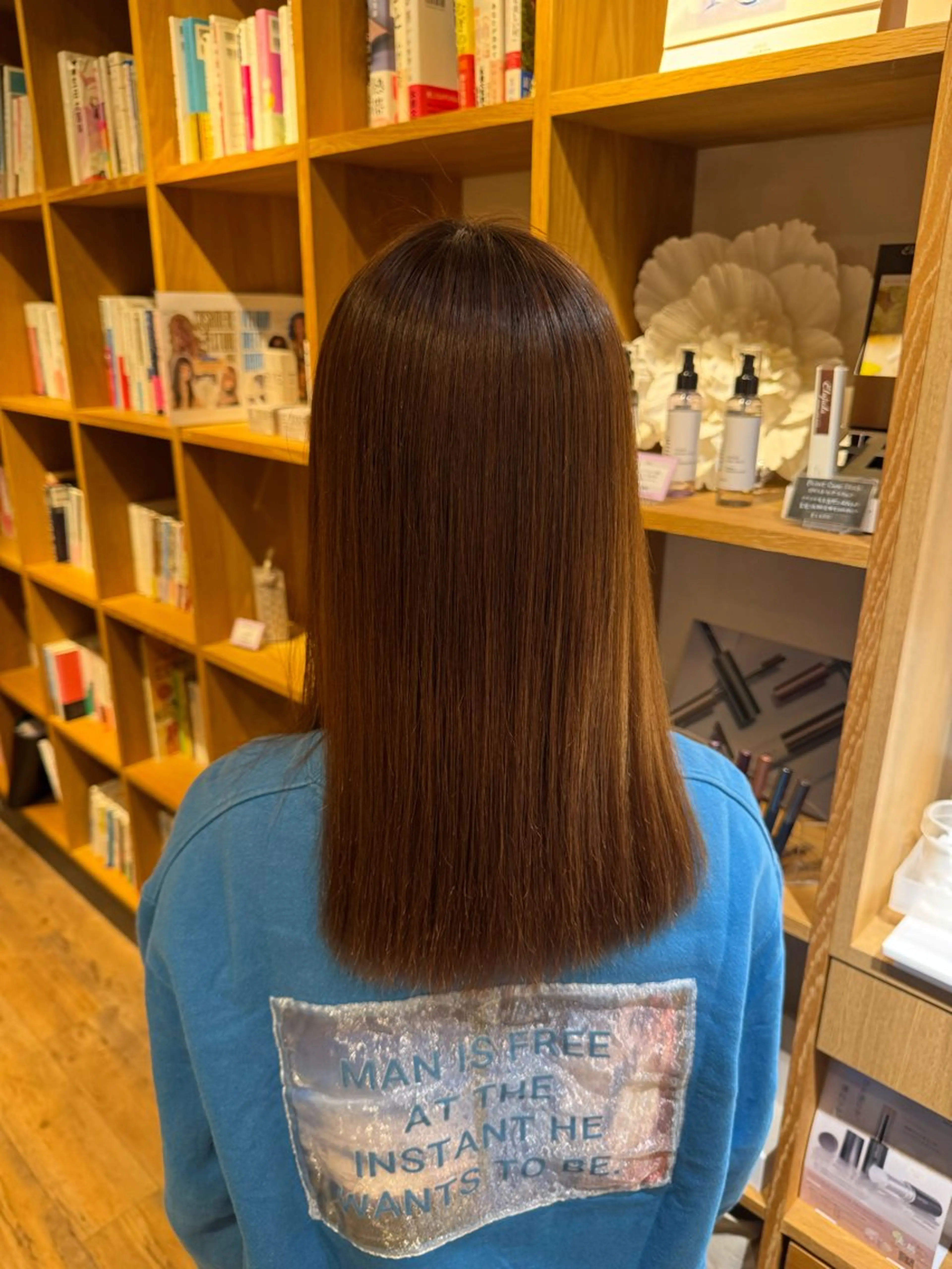 セミロング カット 縮毛矯正 トリートメント afloatkobe所属・美髪/髪質改善 川口凌弥のヘアスタイル