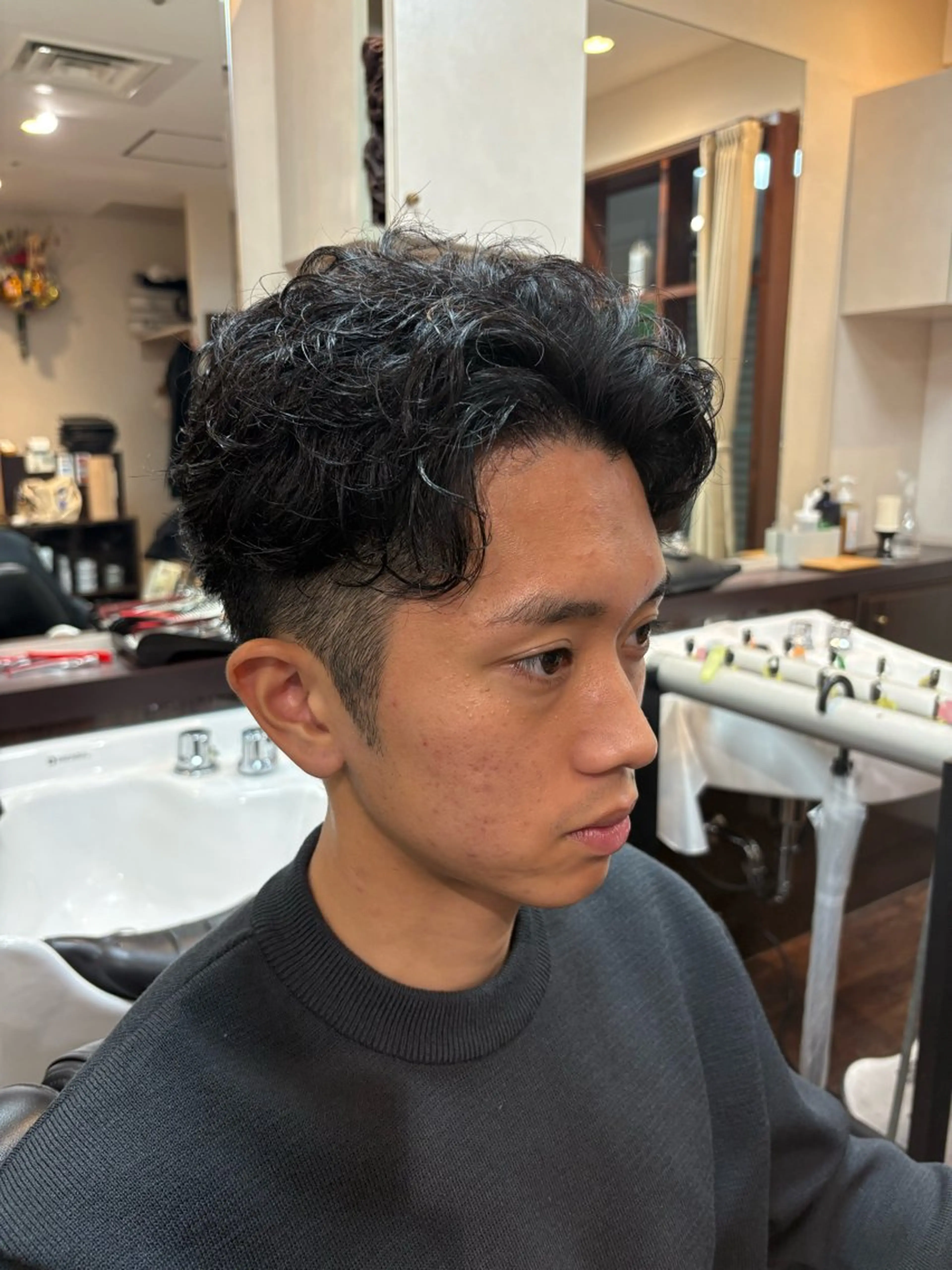 ショート メンズ メンズパーマ ツーブロック 吉田 秀斗のヘアスタイル