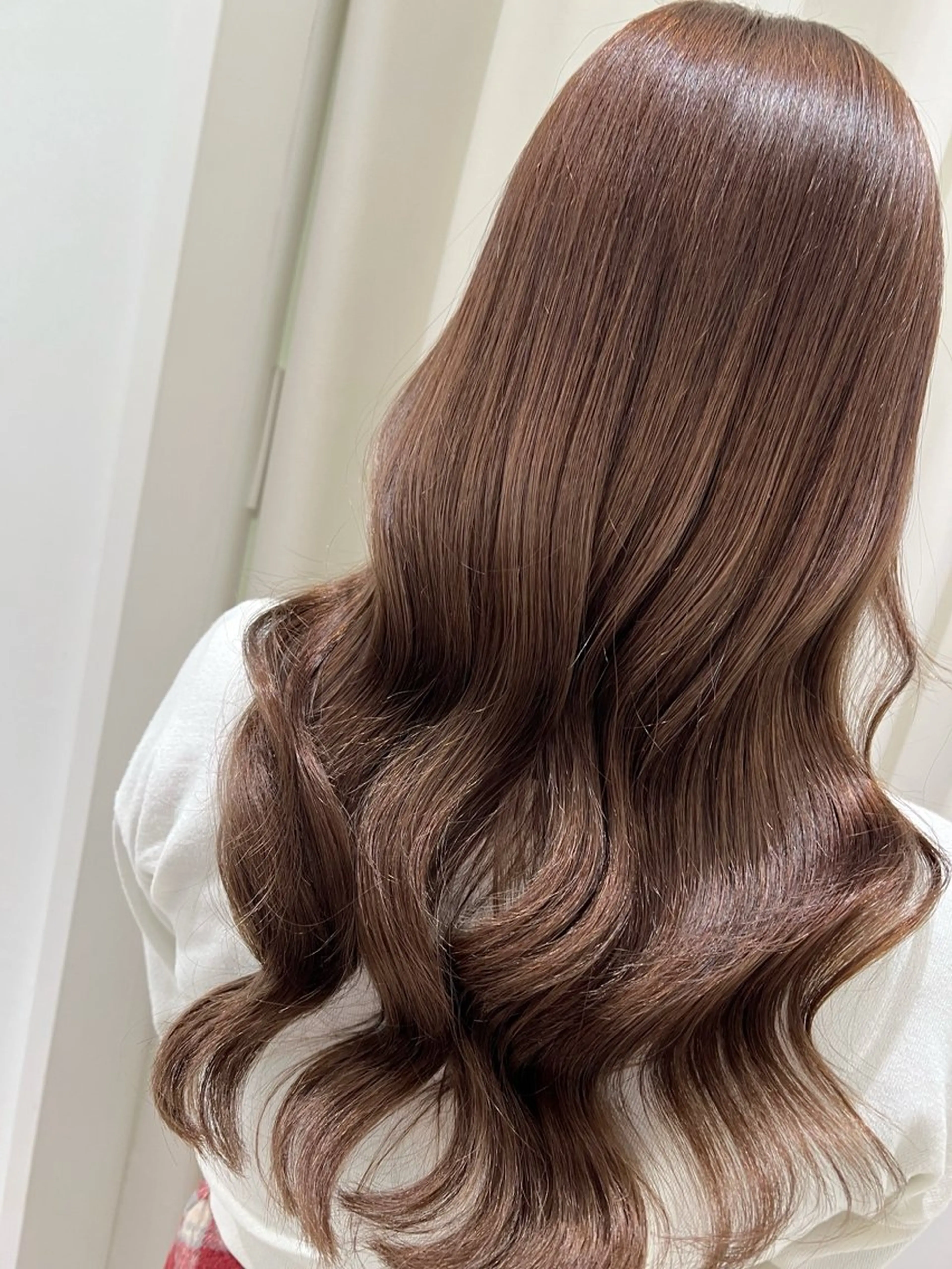 ロング カラー ヘアアレンジ ベージュカラー ブリーチ 透明感カラー ミルクティーベージュ ブリーチなしカラー ヘアカラー トリートメント 新宿color🐝 AYAKA🌈💖のヘアスタイル