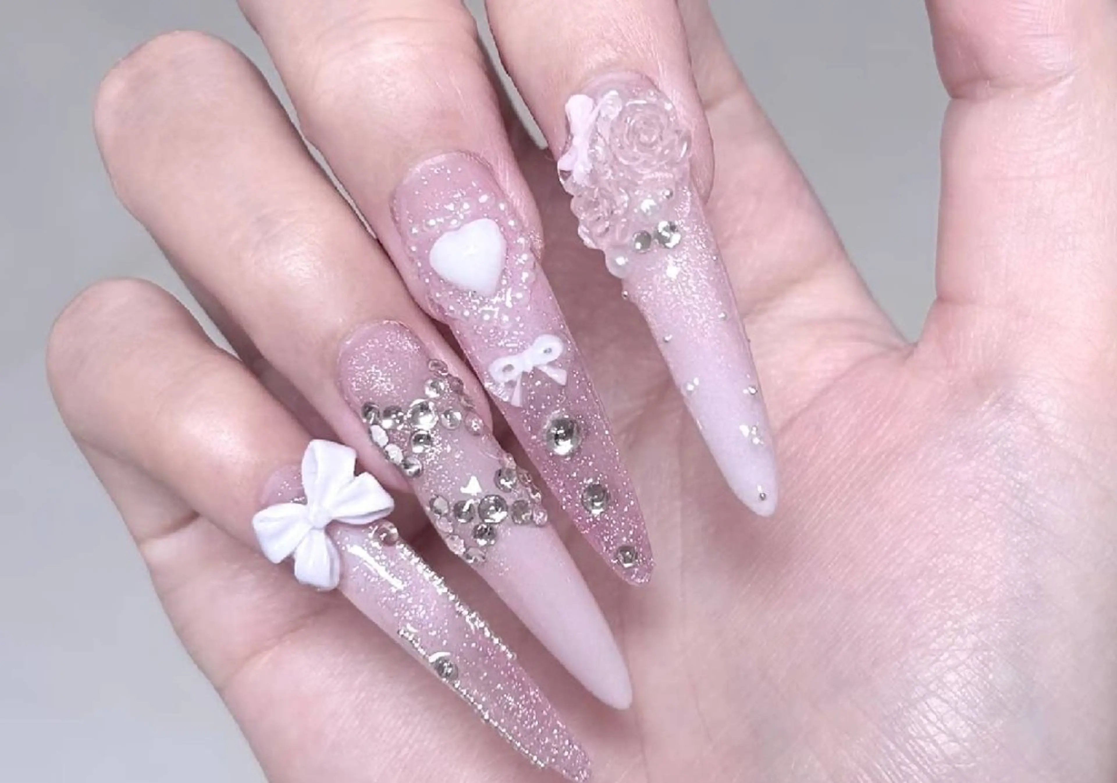 ネイル 小島 阿佑美のネイルデザイン