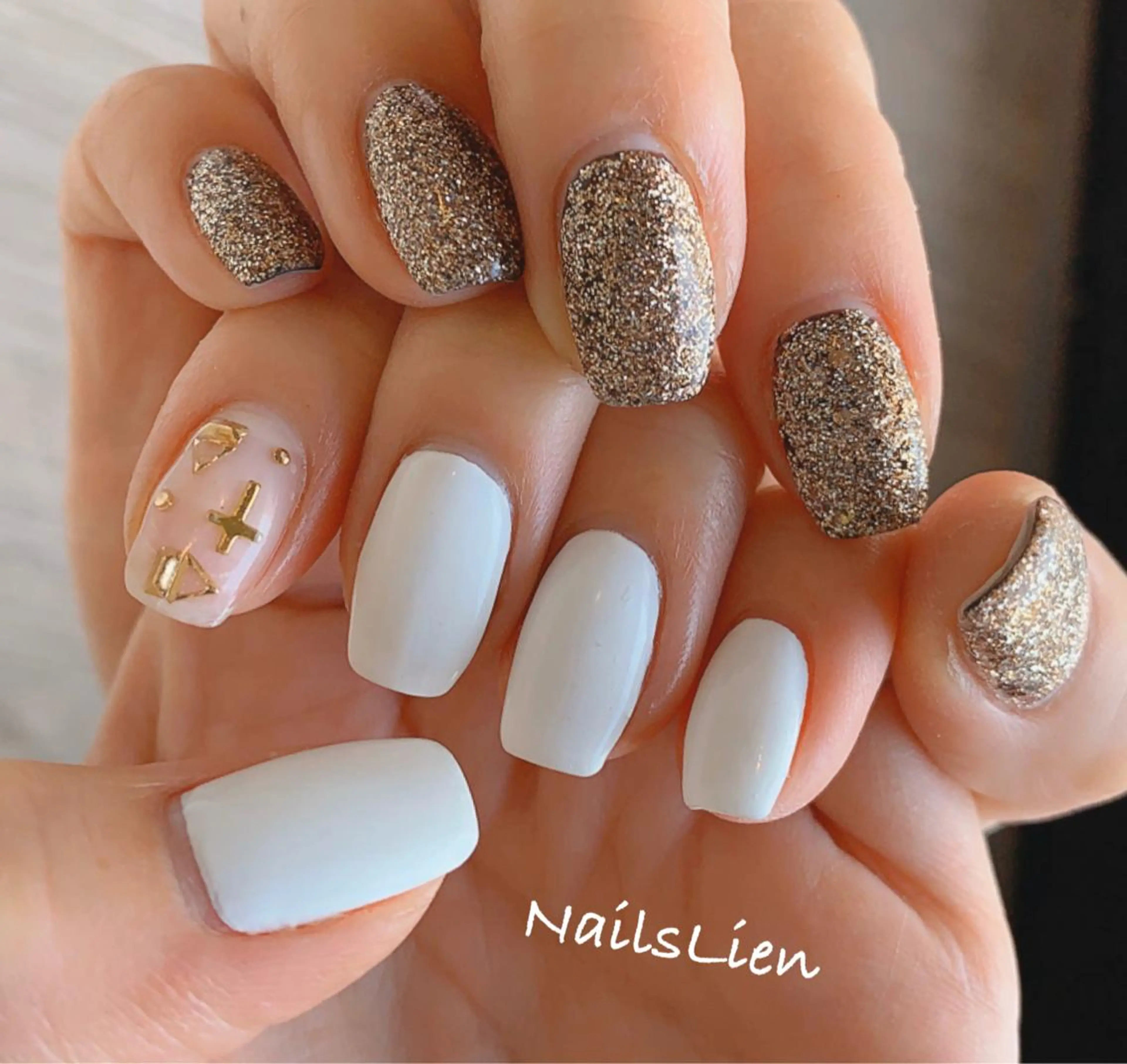 ネイル シンプルネイル 冬ネイル クリスマス studio e n / RiNのネイルデザイン