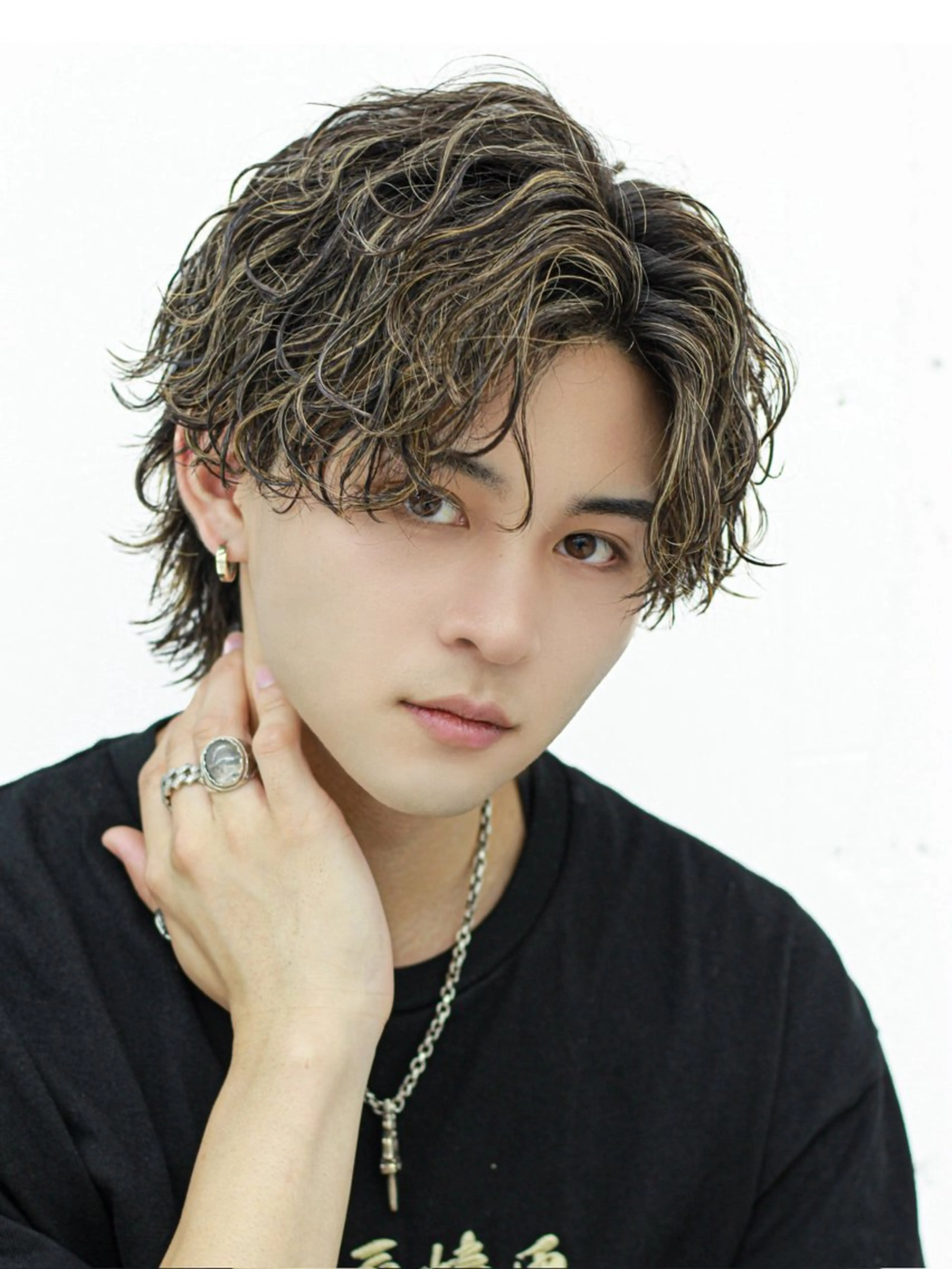 ミディアム パーマ メンズ ミディアムパーマ メンズパーマ カット パーマ メンズ特化 美容師かずまのヘアスタイル