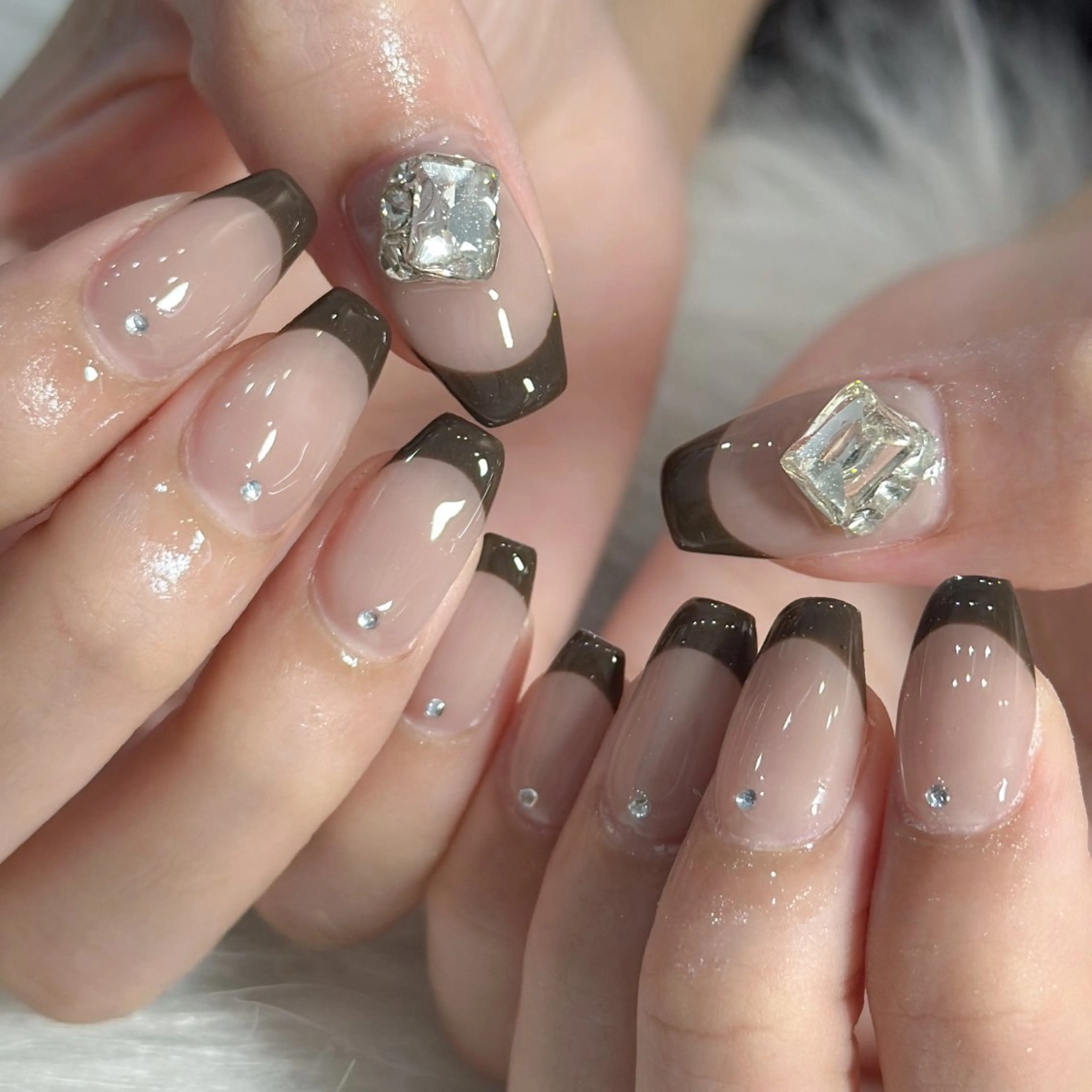 ネイル ハンドネイル フットネイル LAVISH nanamiのネイルデザイン