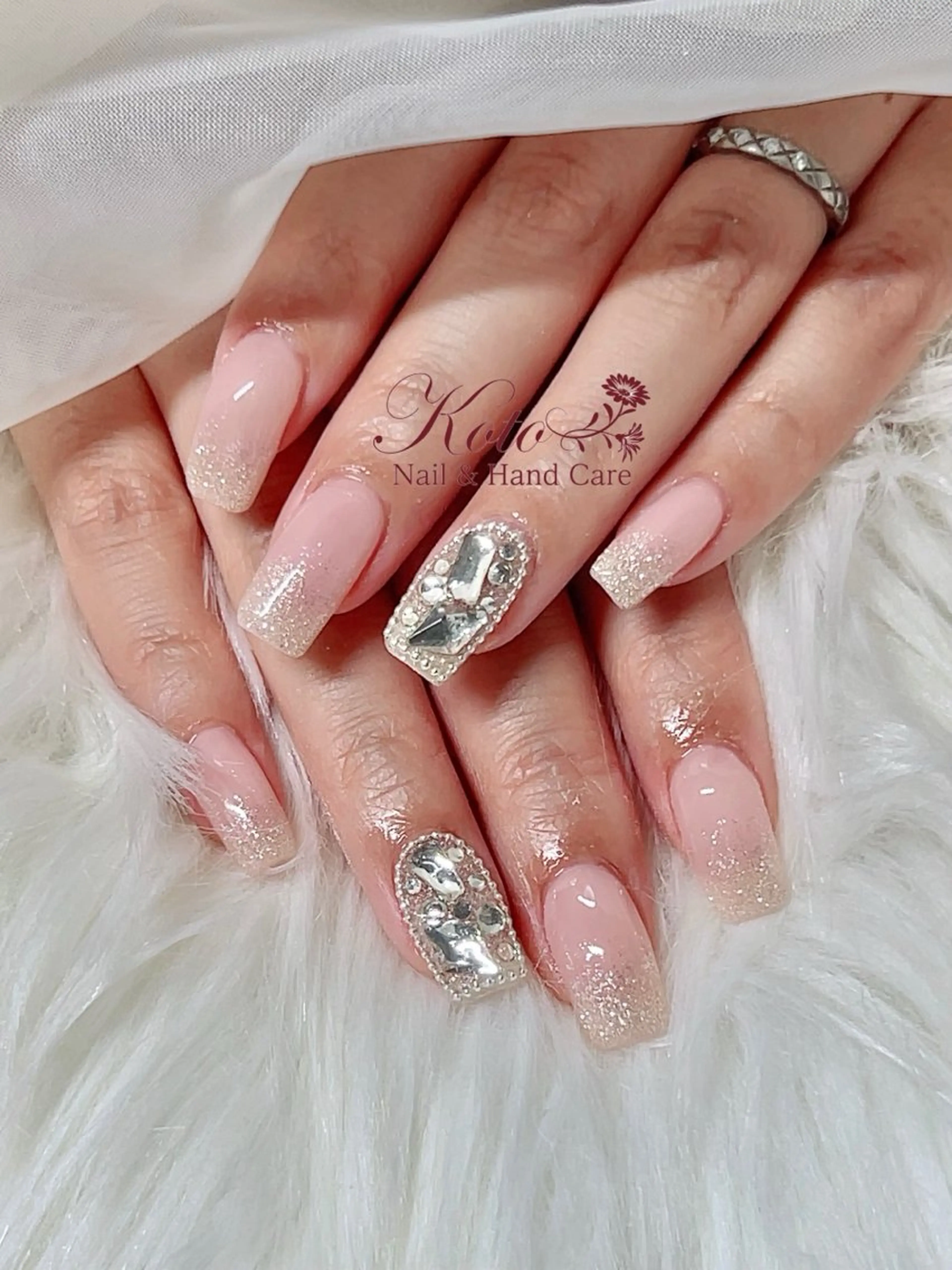 ネイル 長さ出し ジェルネイル 持ち込み ニュアンスネイル 赤色 Nail Salon KOTOのネイルデザイン