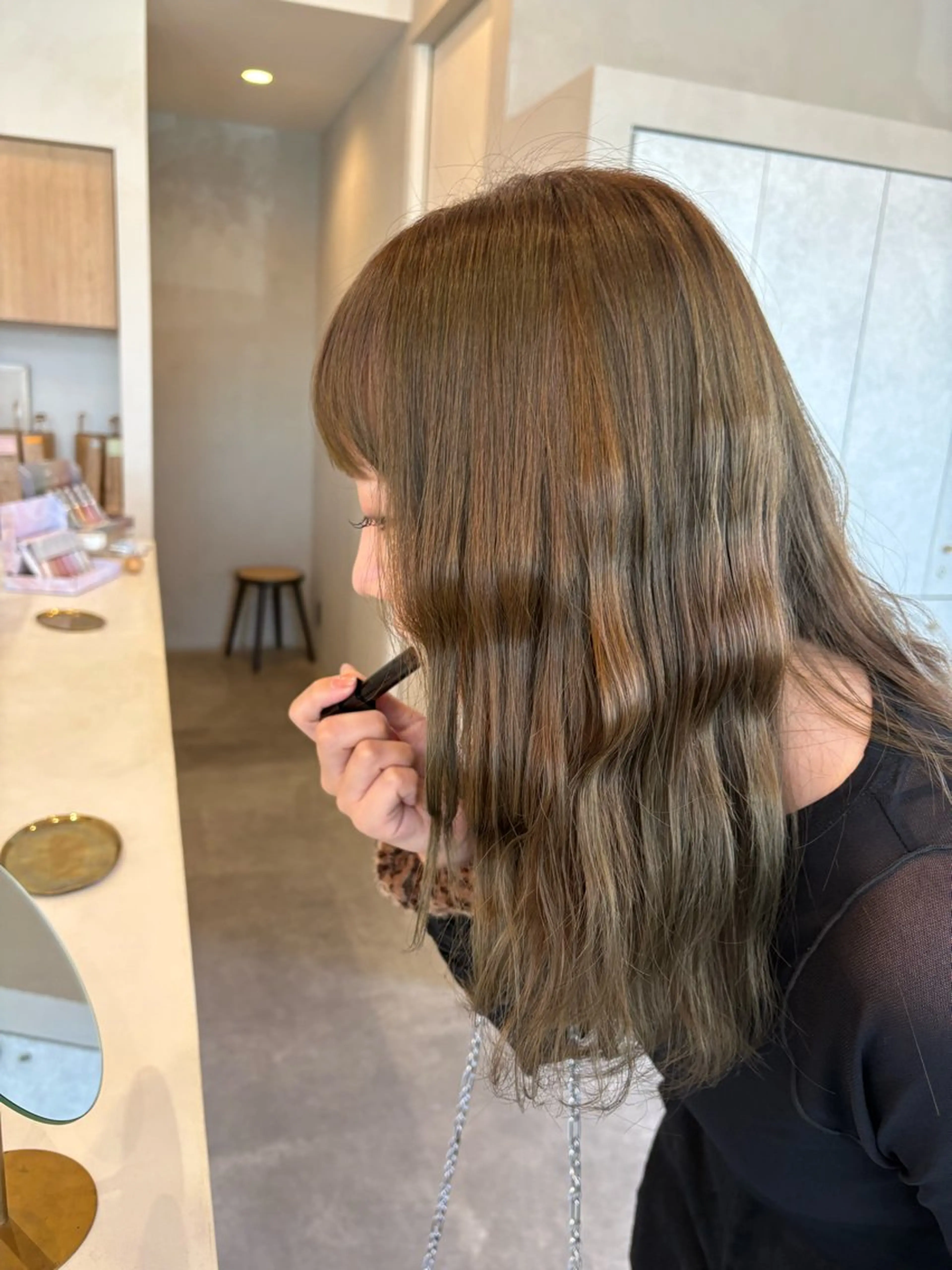 ロング カラー ブリーチ ダブルカラー グレージュ ブリーチなしカラー オリーブグレージュ 暖色カラー/透明感 ベージュ/結羽🌼のヘアスタイル