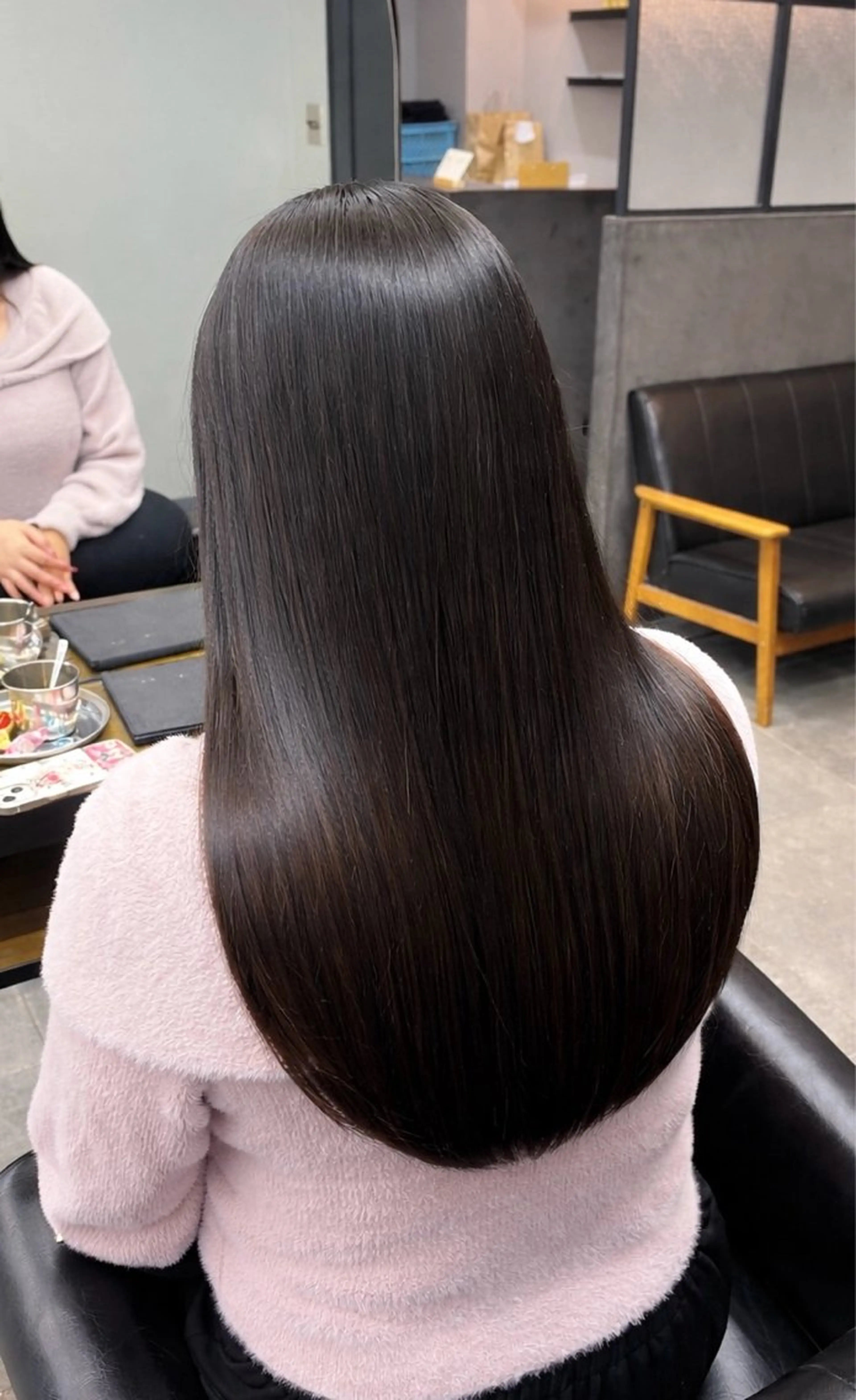 ロング 縮毛矯正 森近 巴のヘアスタイル