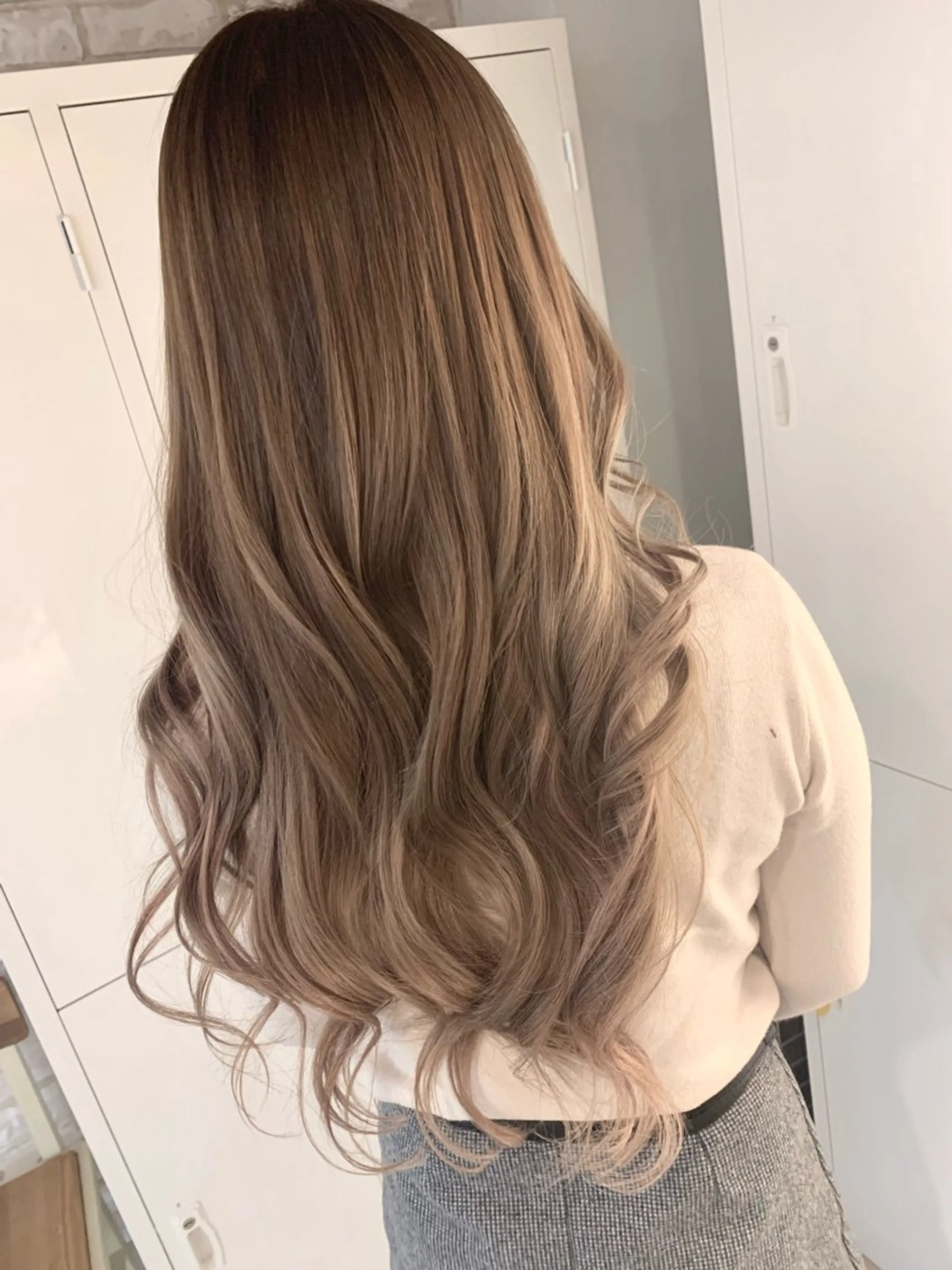 ロング ✨ハイトーン✨艶髪 ✨髪質改善✨和田のヘアスタイル