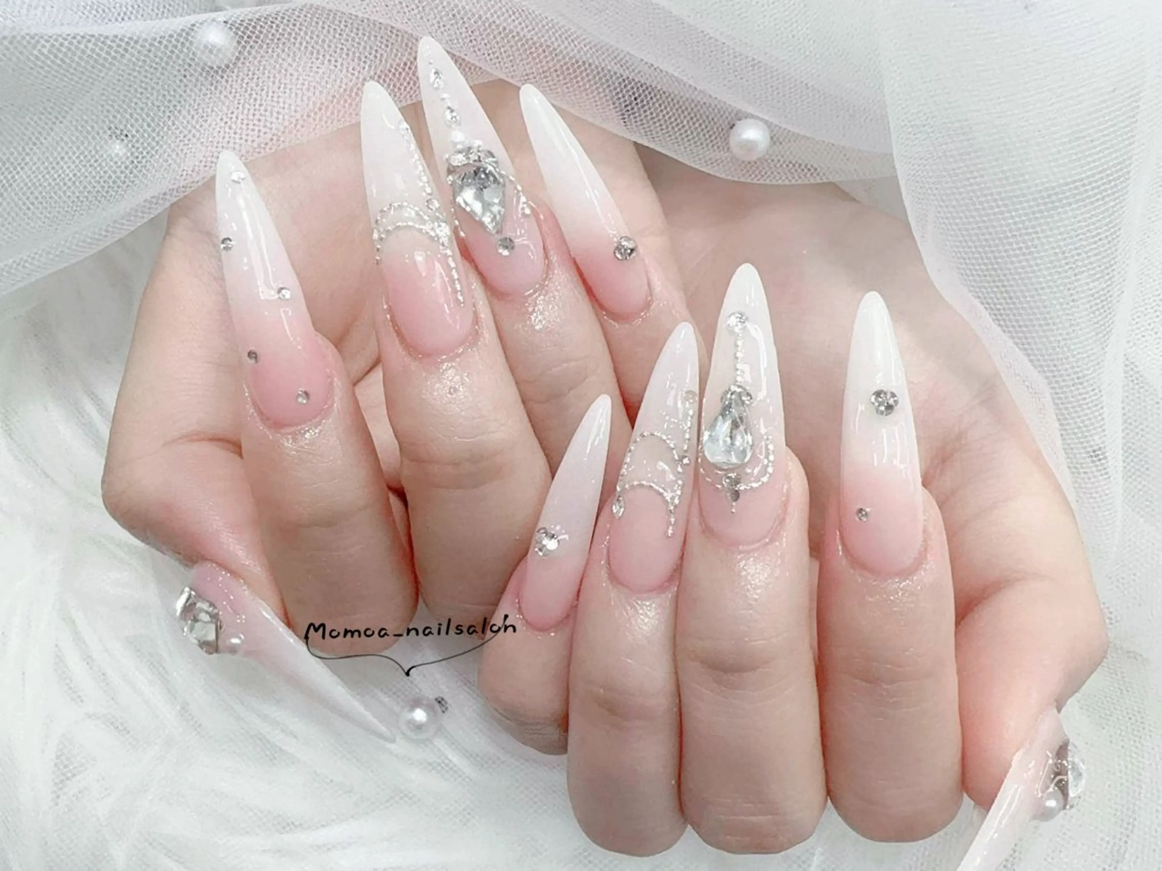 ネイル ハロウィン キラキラネイル 韓国ネイル スカルプネイル ハンドネイル MoMoA Nail ネイル長さ出し専門店のネイルデザイン
