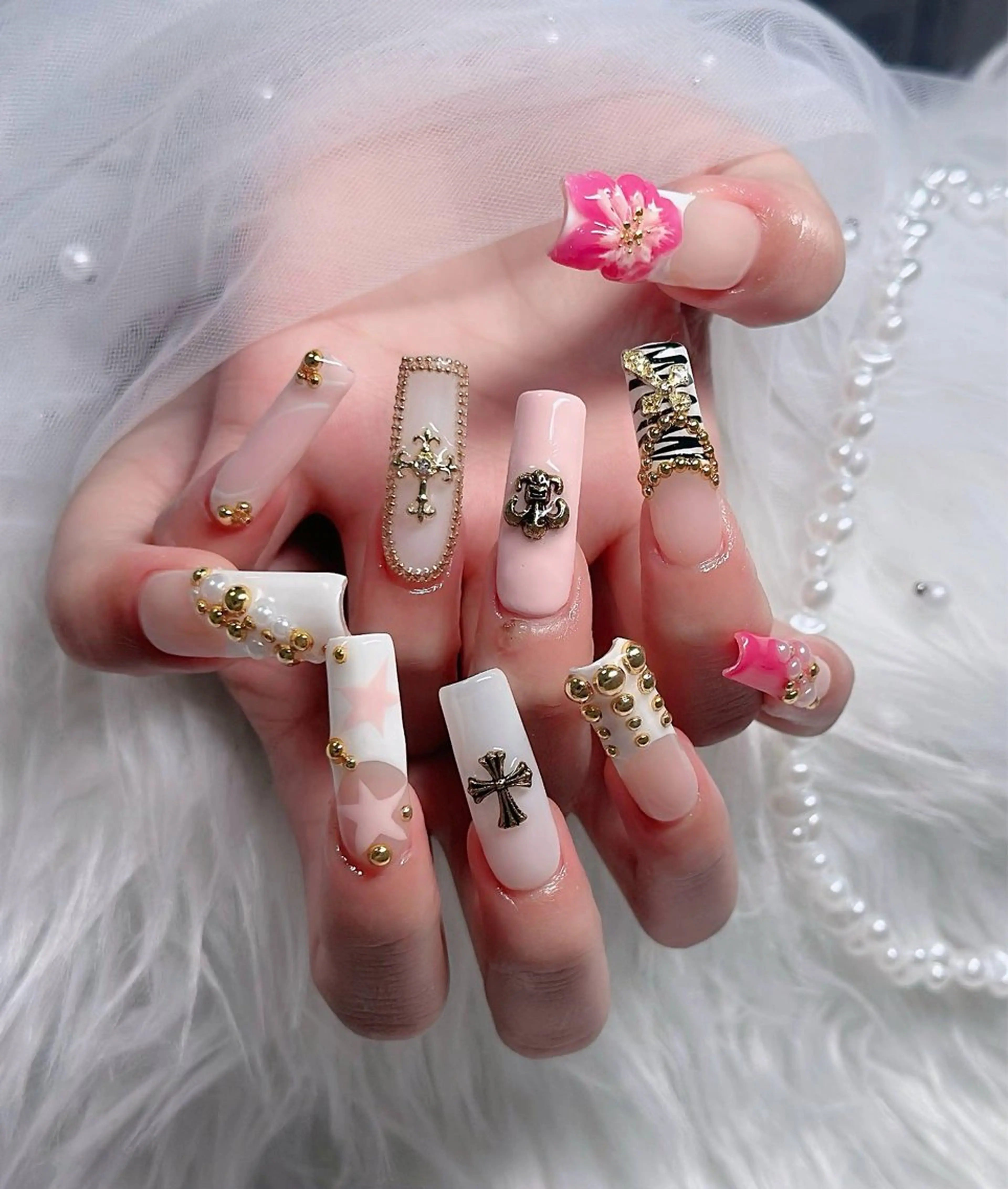 ネイル フレンチネイル ジェルネイル ハロウィン キラキラネイル 韓国ネイル ハンドネイル H.baby Nail Salonのネイルデザイン