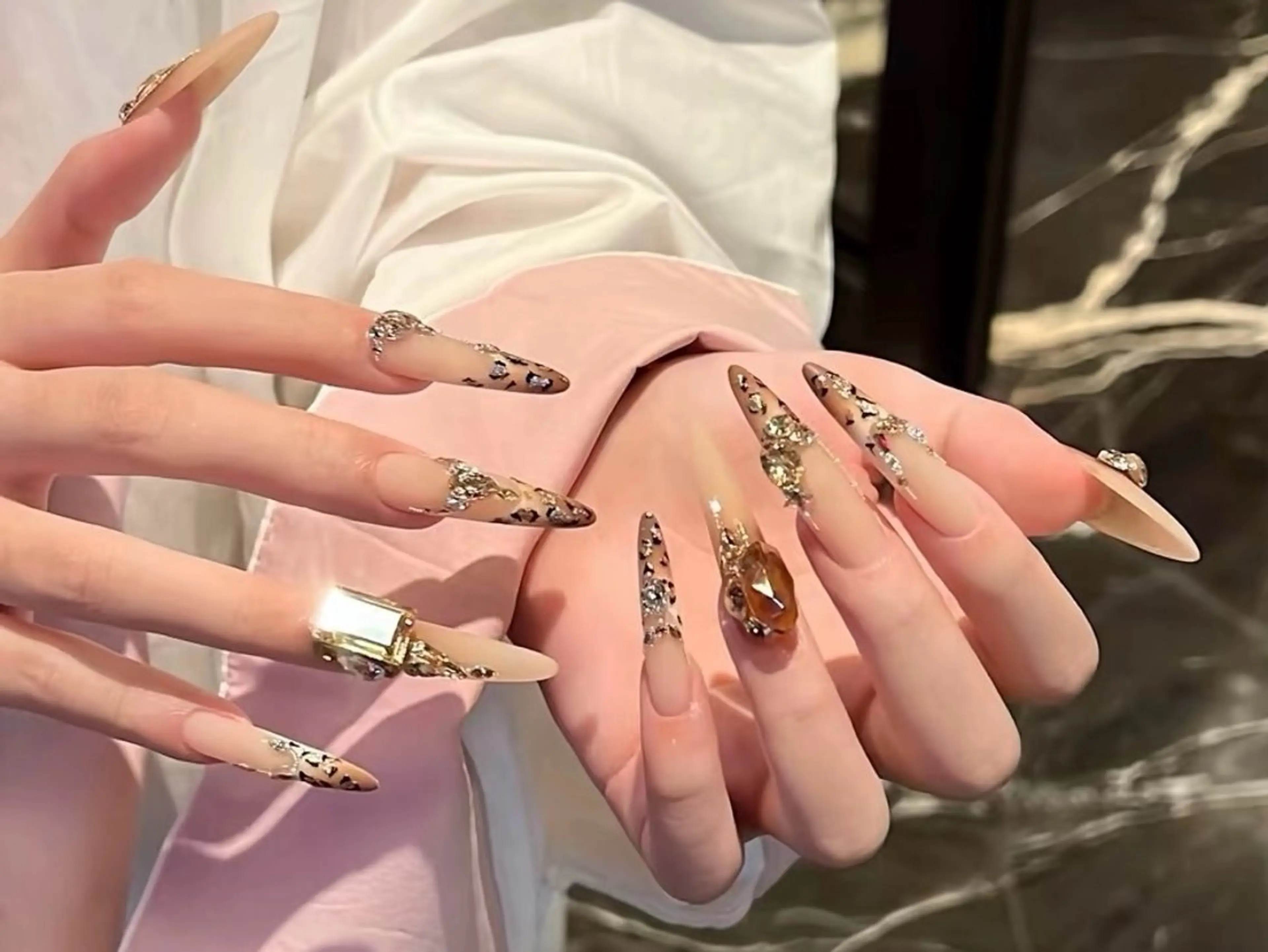 ネイル チークネイル 長さ出し フレンチネイル ガーリー 韓国ネイル sun nail池袋 モデル募集のネイルデザイン