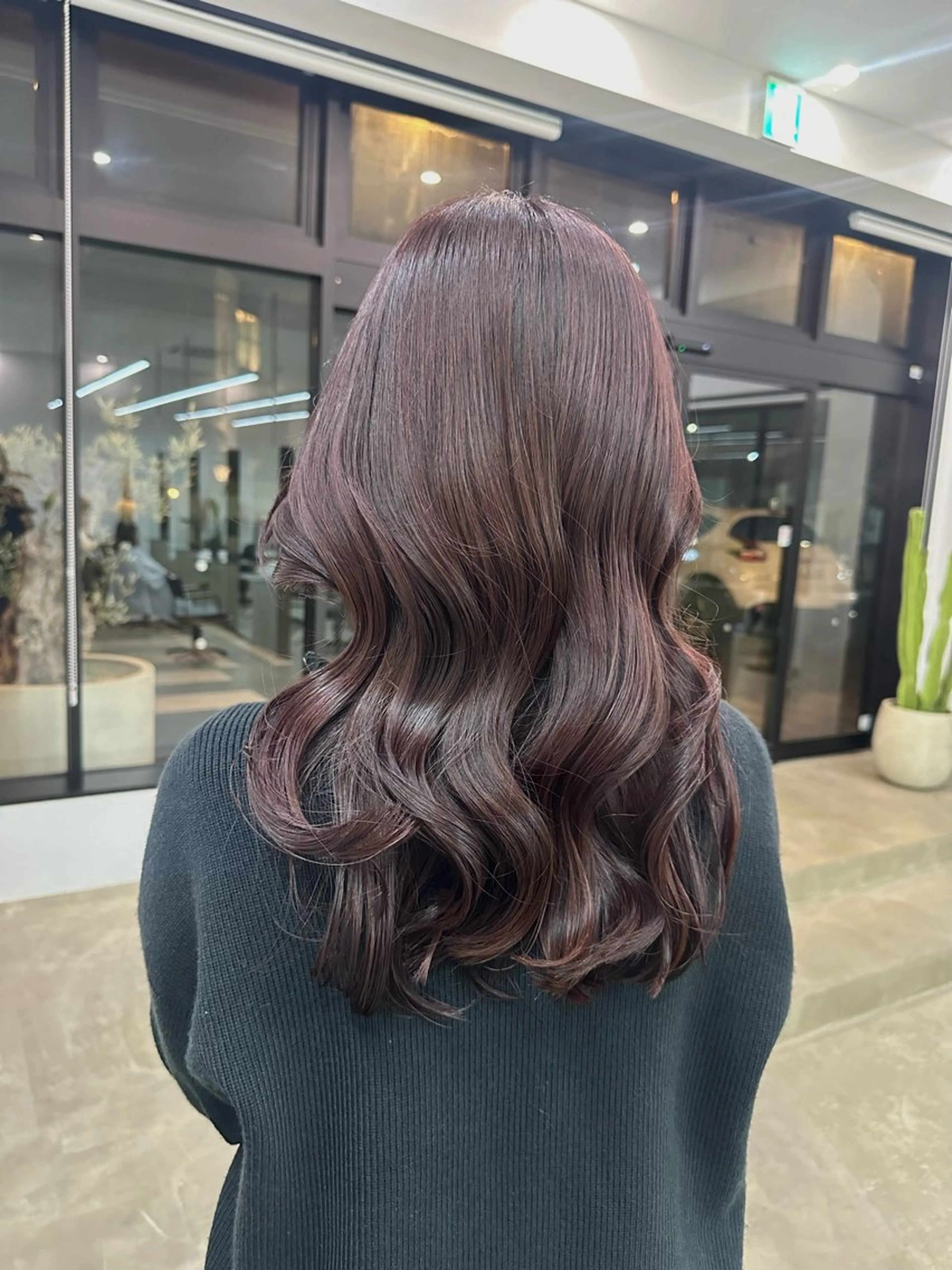 ロング YOSHINO AIKOのヘアスタイル