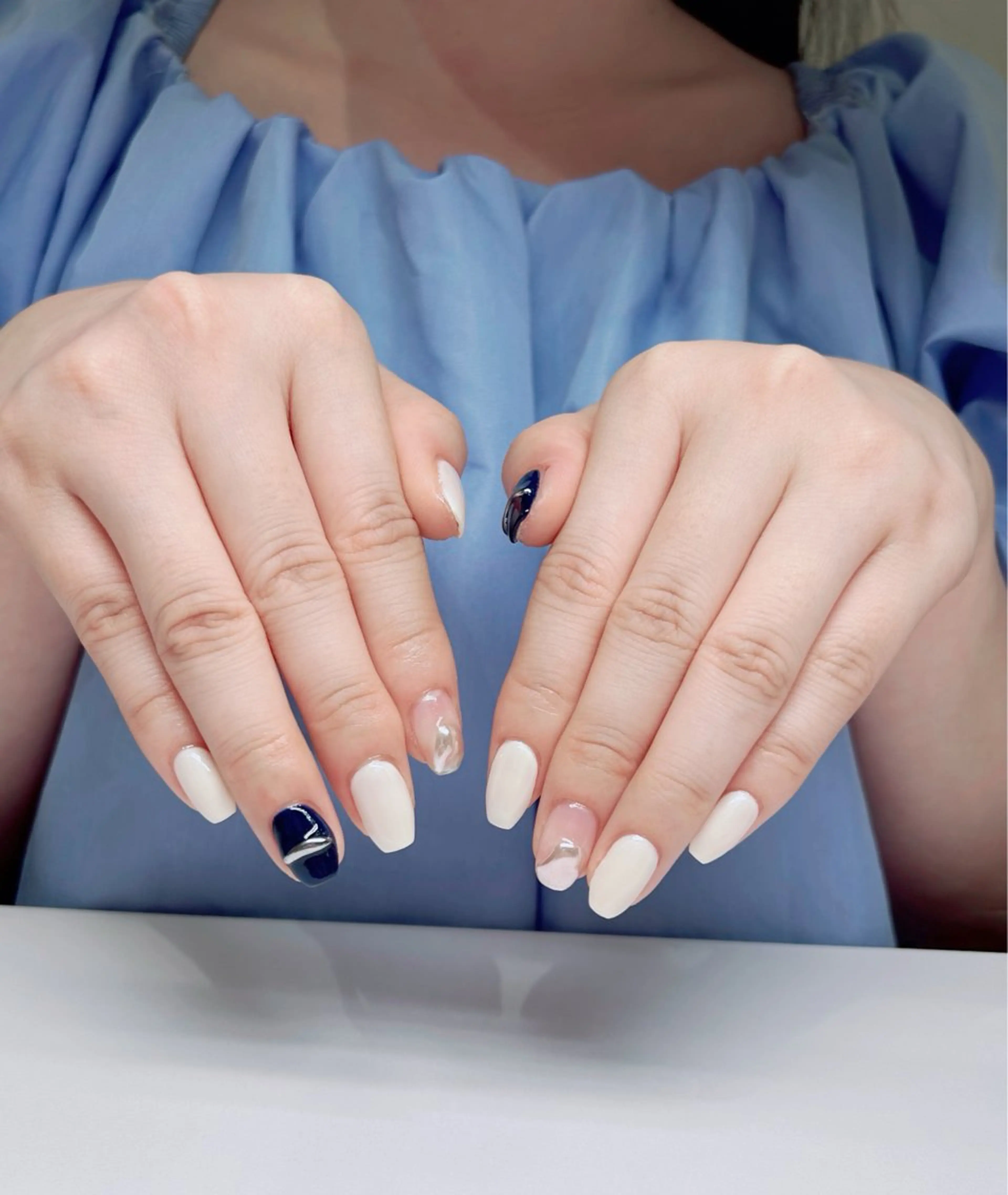 ネイル 透灯 TOUTOU 🪄のネイルデザイン