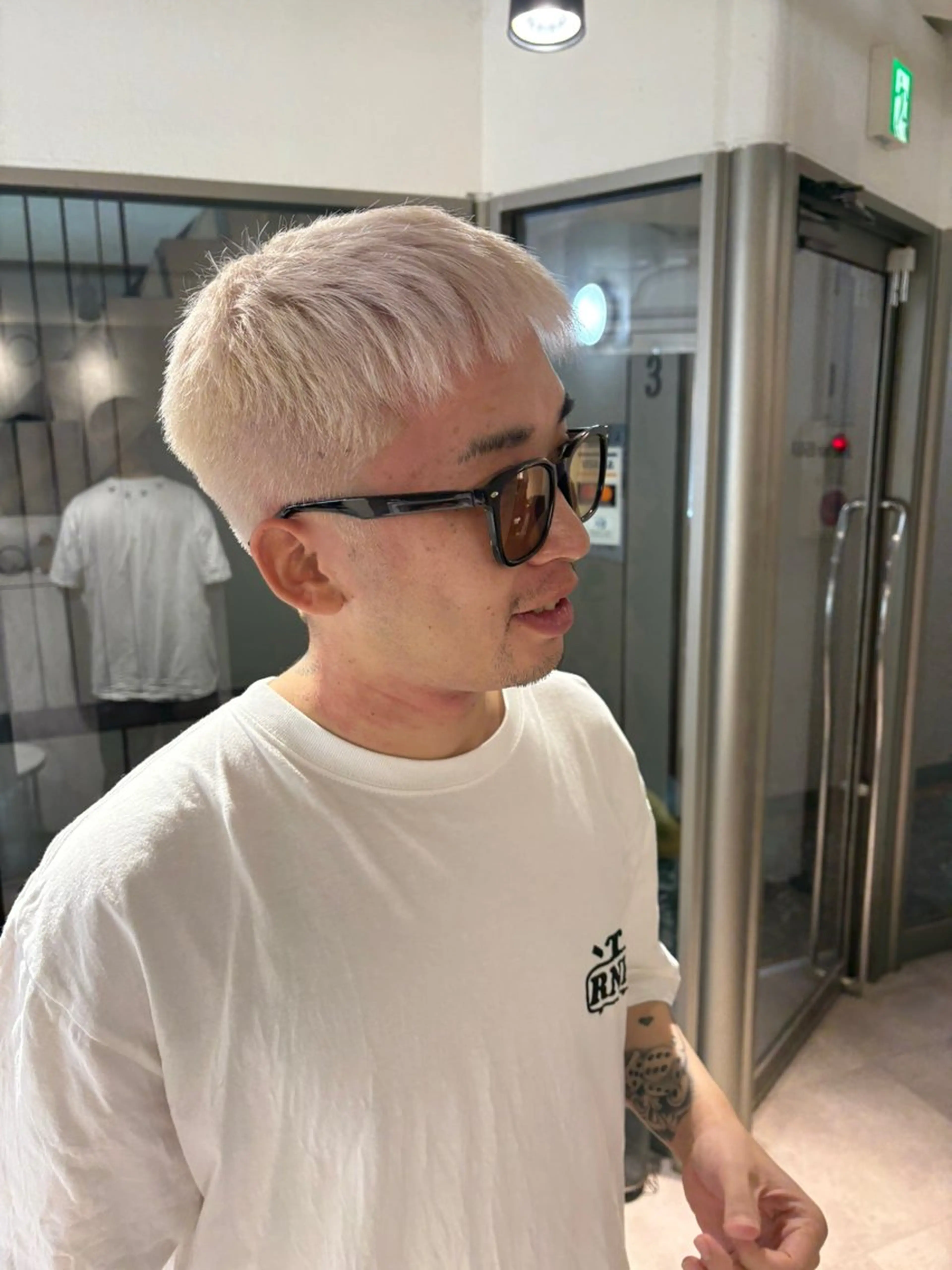 カラー カット ヘアカラー Seleneコウキ ブリーチ/ハイトーンのヘアスタイル