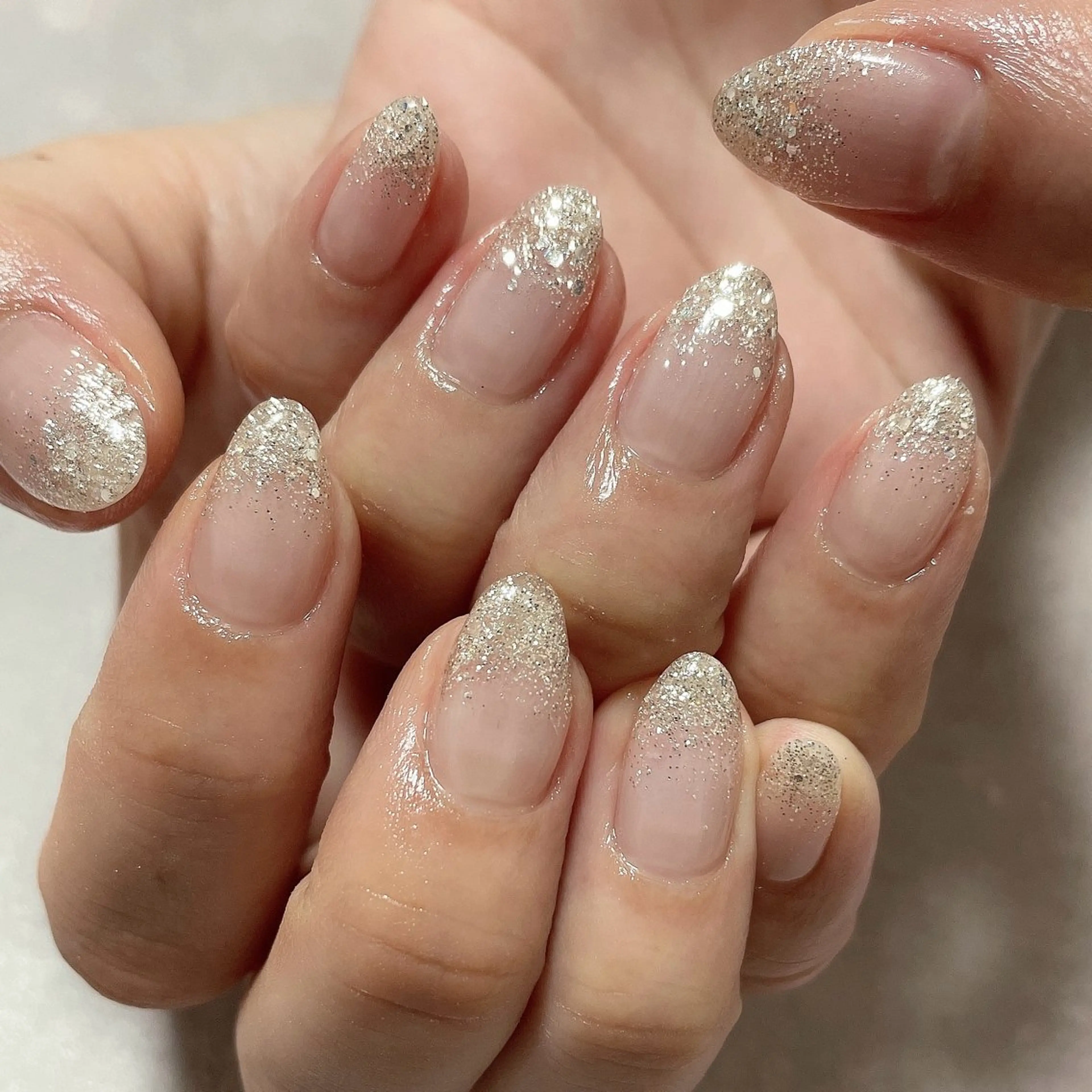 ネイル グラデーション ラメ(グリッター) ラメグラデーション シンプルネイル ハンドネイル LILY  ART NAILのネイルデザイン