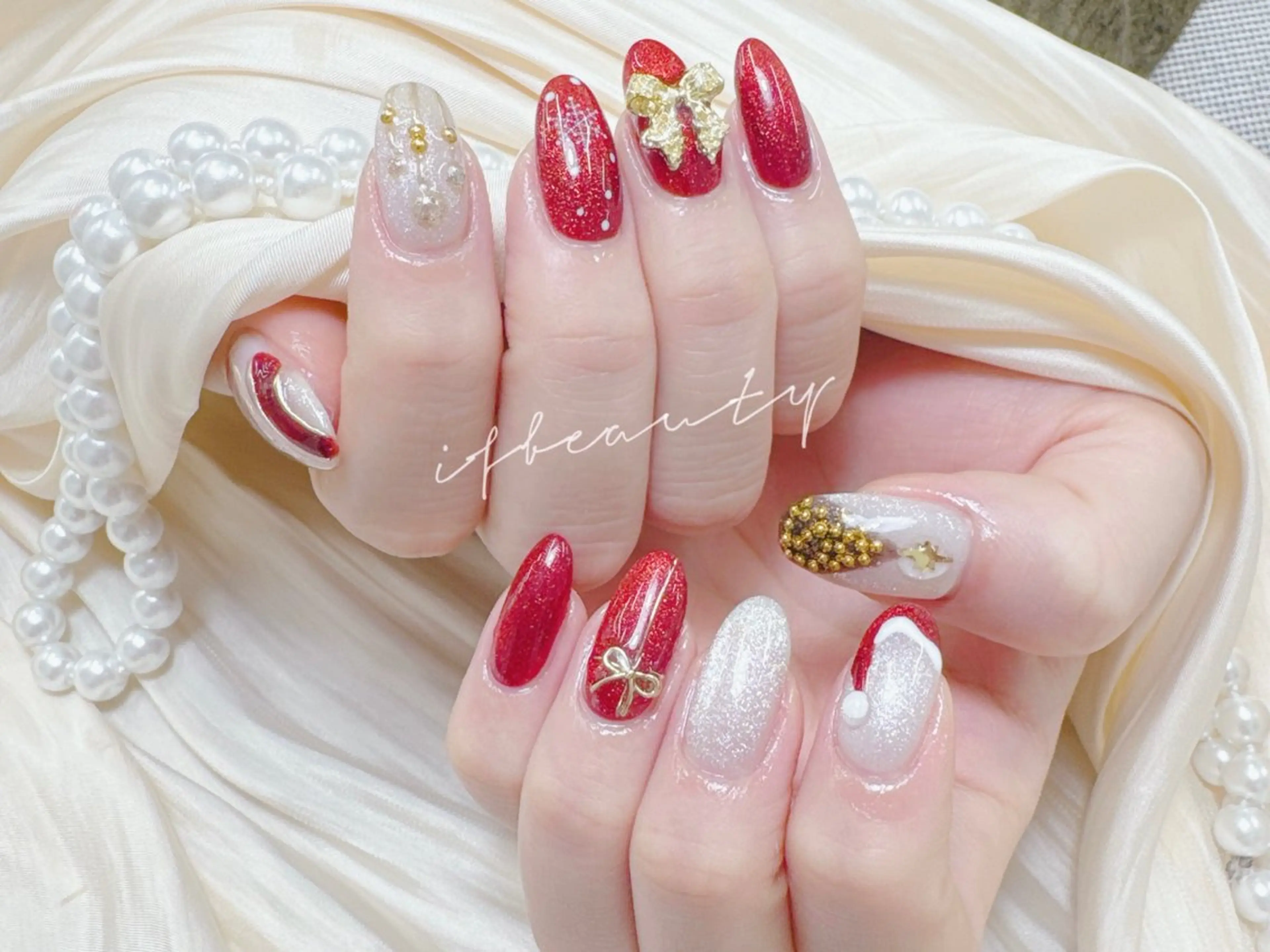 ネイル マグネットネイル 赤色 冬ネイル クリスマス ハンドネイル イフ ビューティーのネイルデザイン