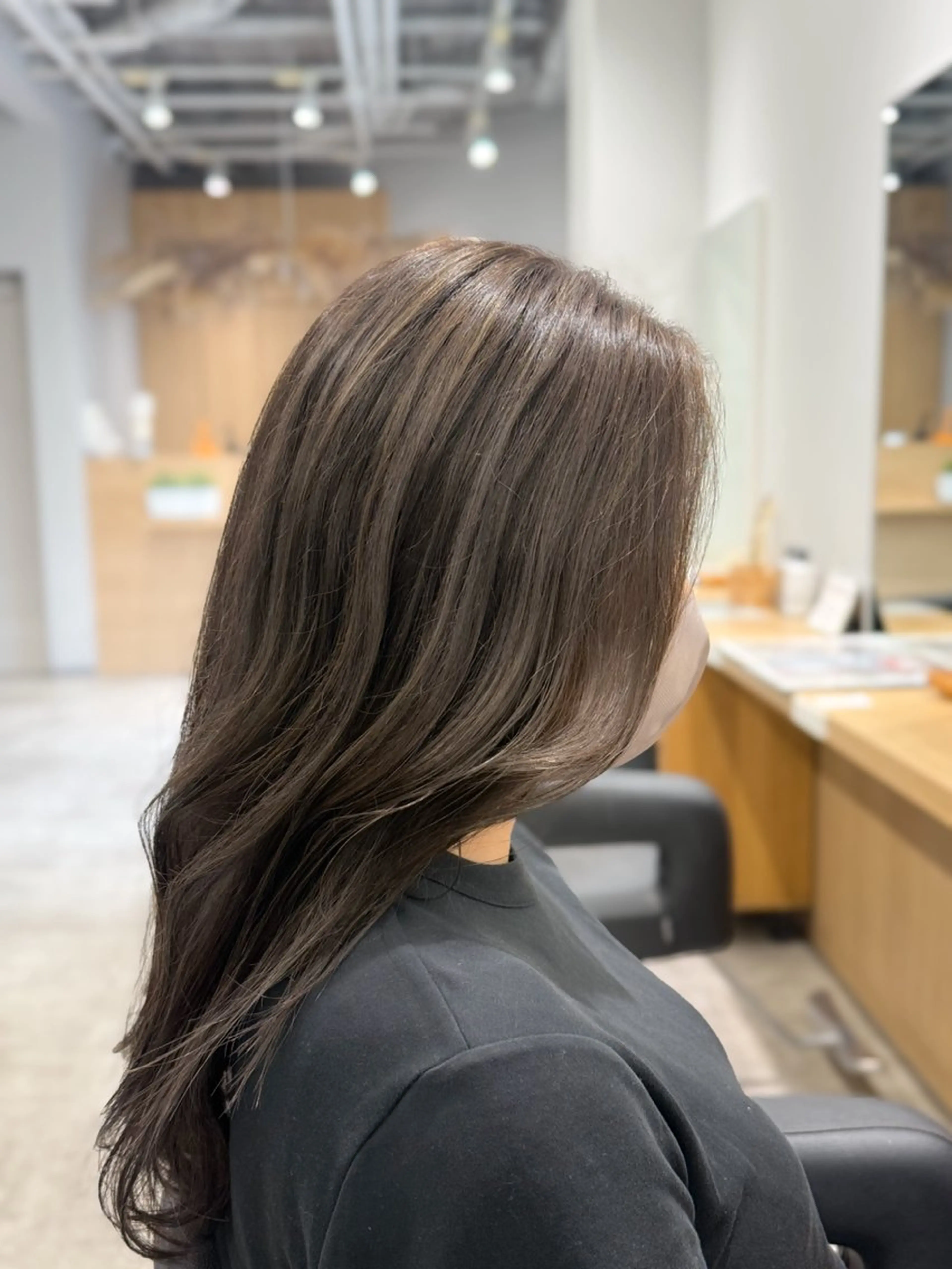 ロング カラー 透明感カラー ハイライトカラー ハイライト カット ヘアカラー AVANCE.京橋店所属・美髪🫧ブリーチ/ デザイン/永田汰伊智のヘアスタイル