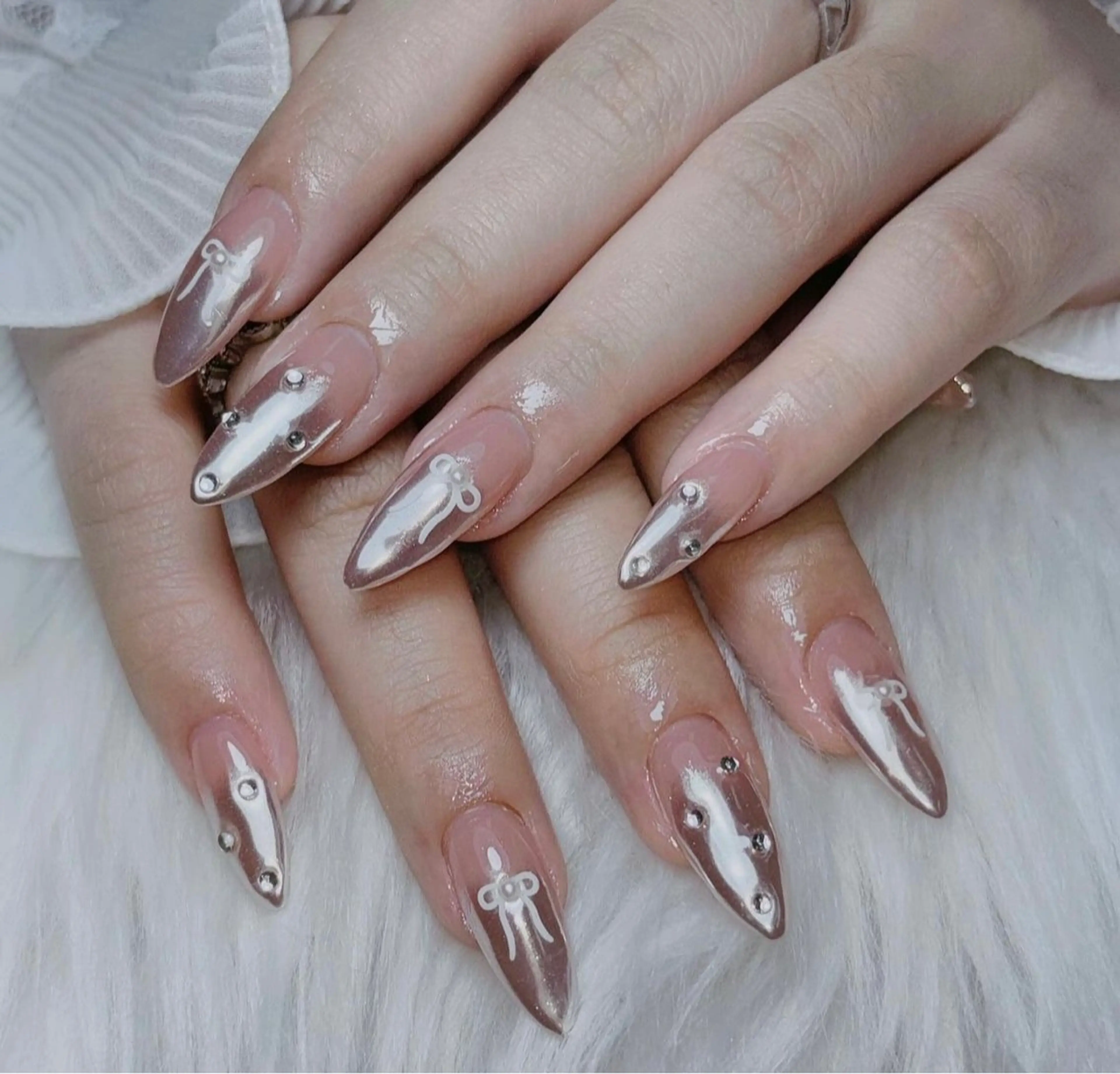 ネイル Miouミオン ネイルサロンのネイルデザイン