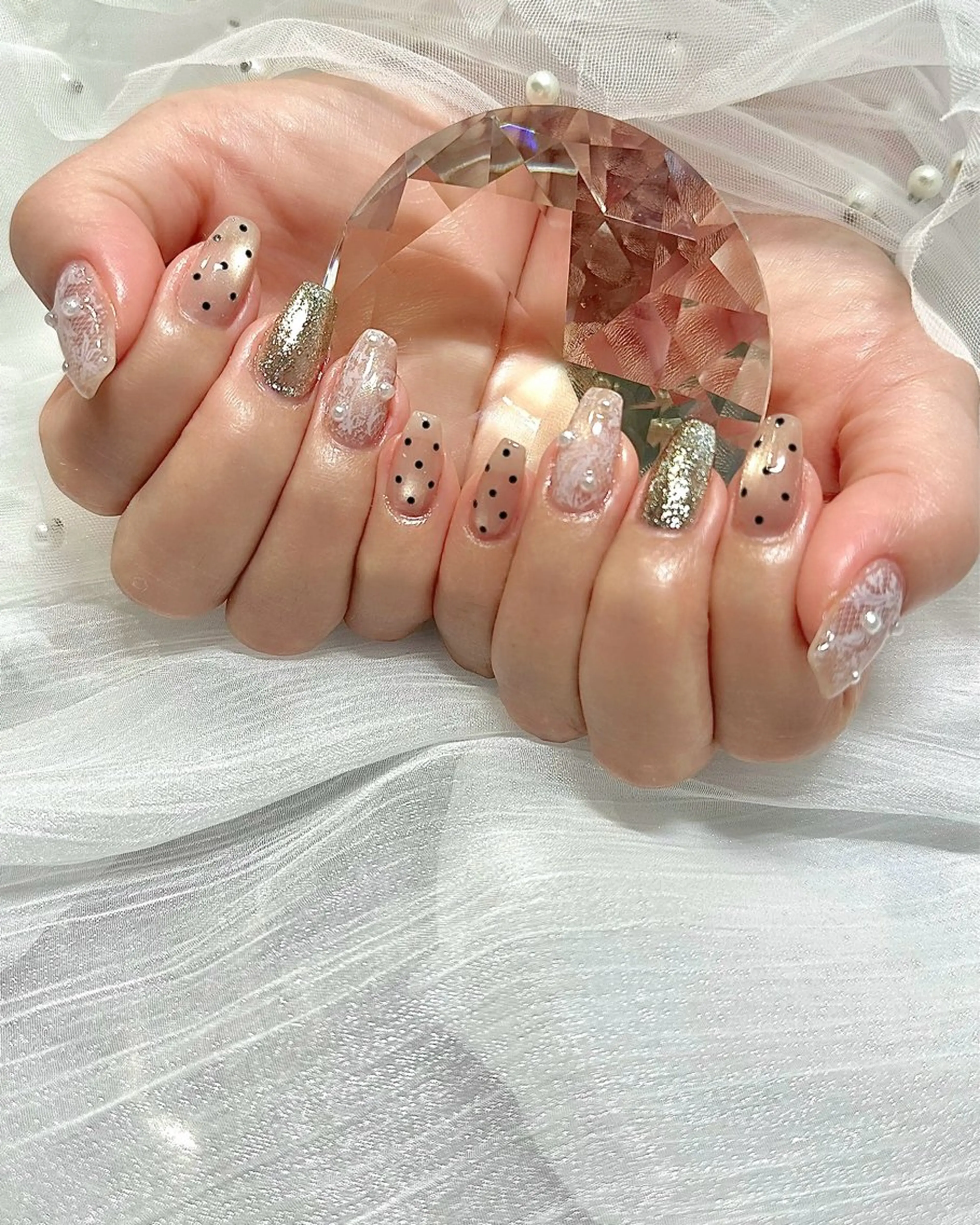 ネイル ドット 氷ネイル・うるうるネイル レース マグネットネイル ピンク ハンドネイル Sei ｜ cres nailのネイルデザイン
