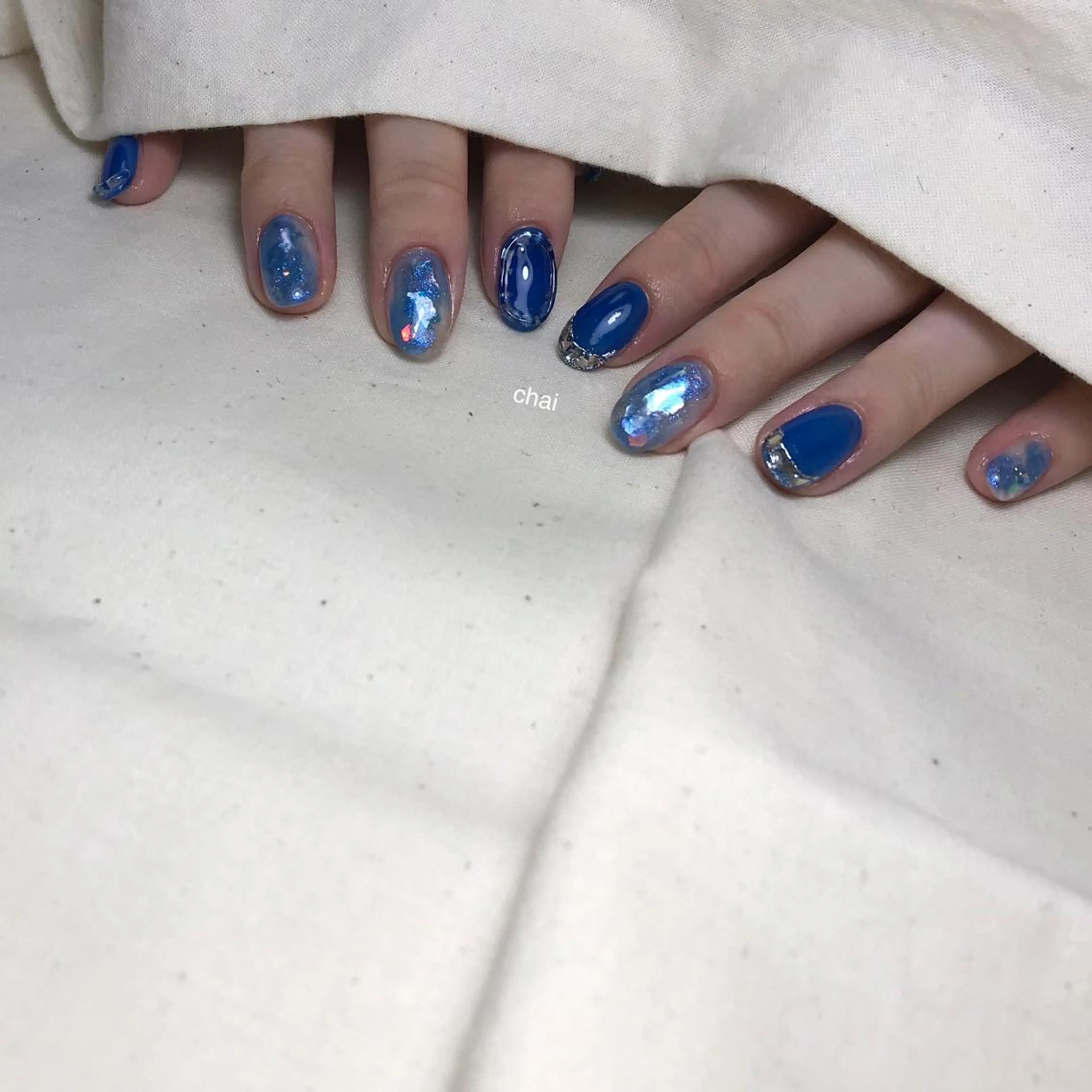 ネイル ブルー フレンチネイル ガラスフレンチ ニュアンスネイル ハンドネイル 💅chainail _aiのネイルデザイン