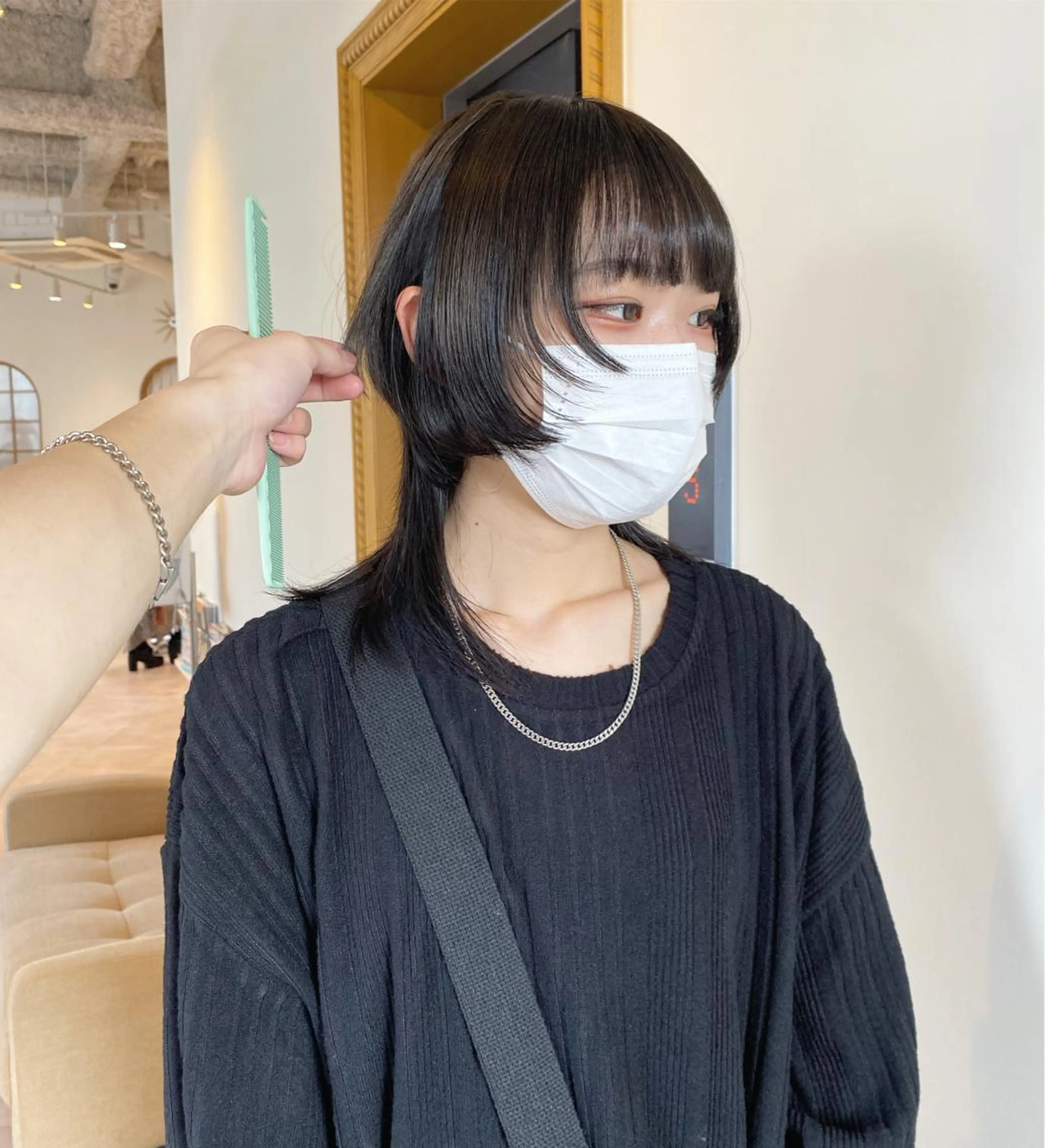 ミディアム 大阪ウルフカット ハッシュカットのヘアスタイル