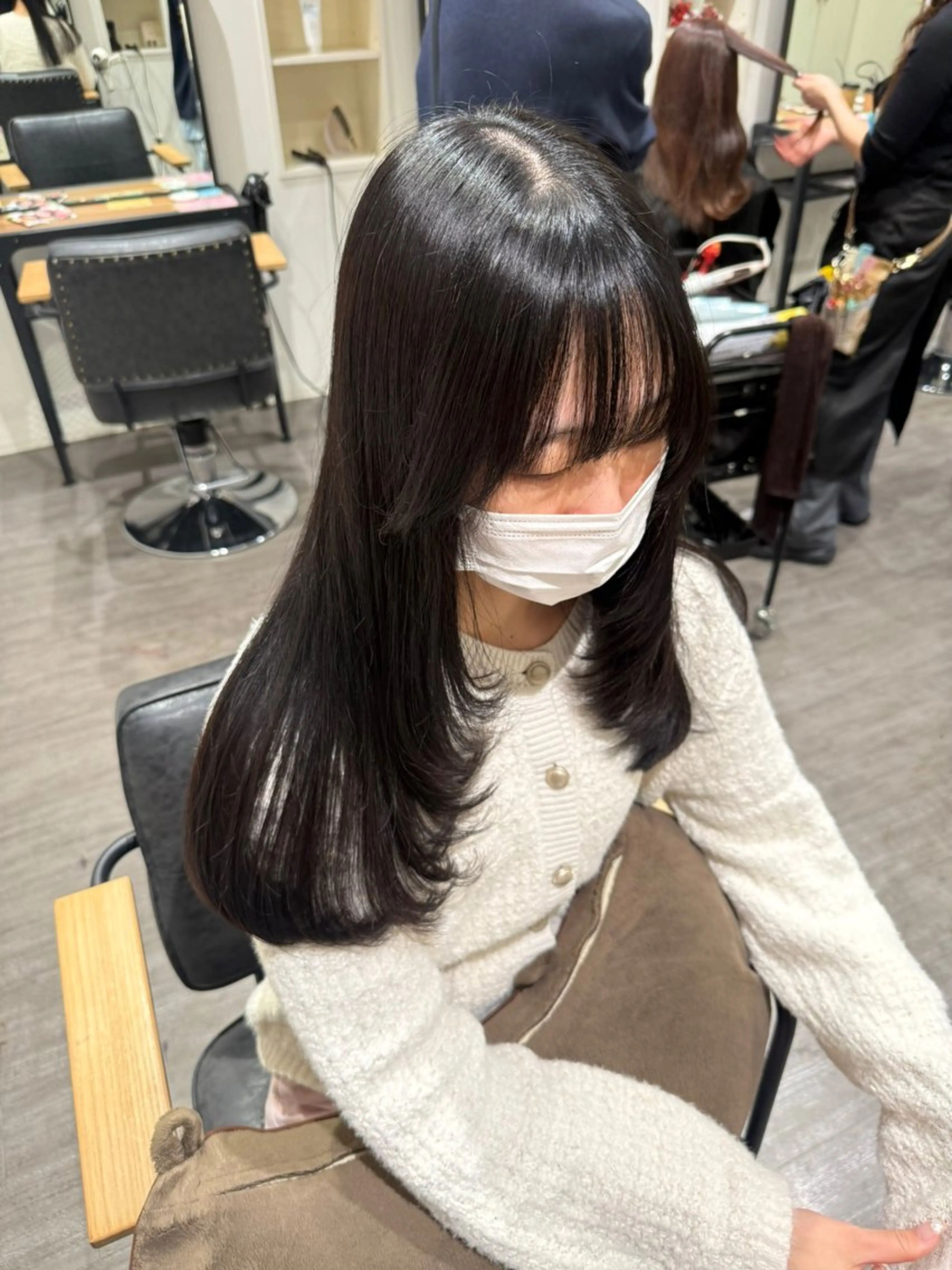 セミロング カラー レイヤーカット カット ヘアカラー トリートメント 艶髪レイヤー上田 紗也🇰🇷💗のヘアスタイル