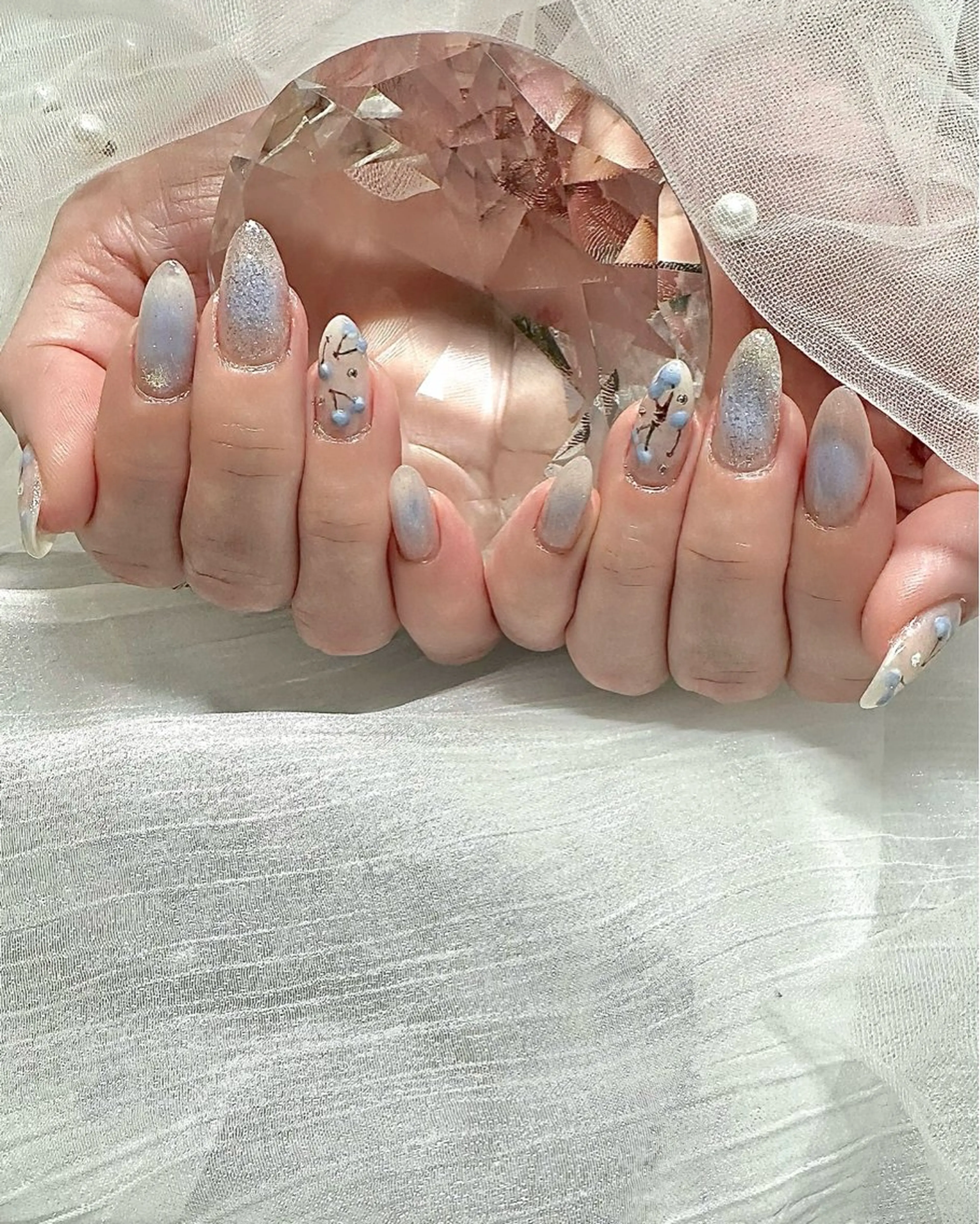 ネイル アートネイル チークネイル キラキラネイル 水色 マグネットネイル ハンドネイル Sei ｜ cres nailのネイルデザイン