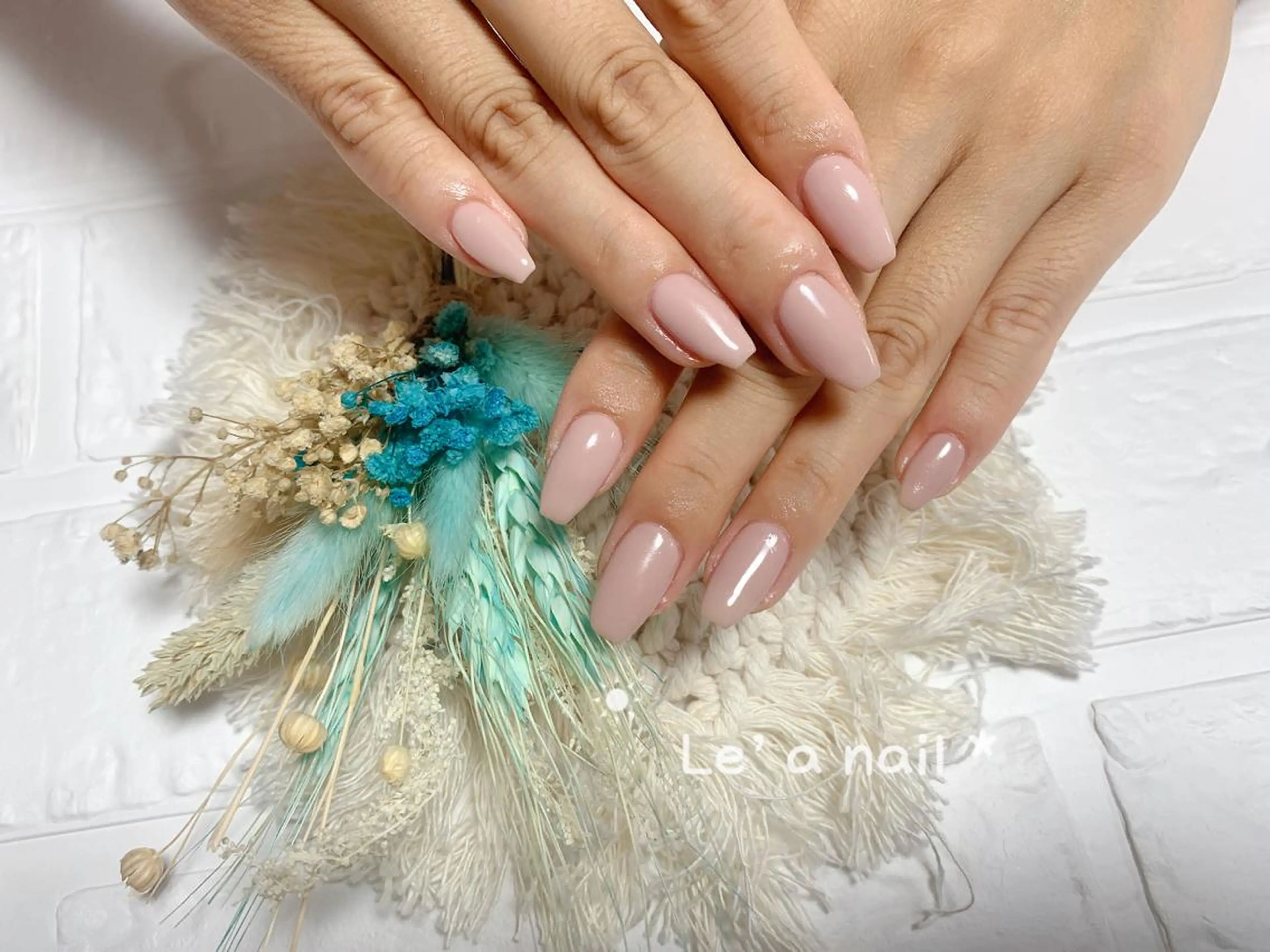 ミディアム カラー ネイル Le’a NailSalonのネイルデザイン