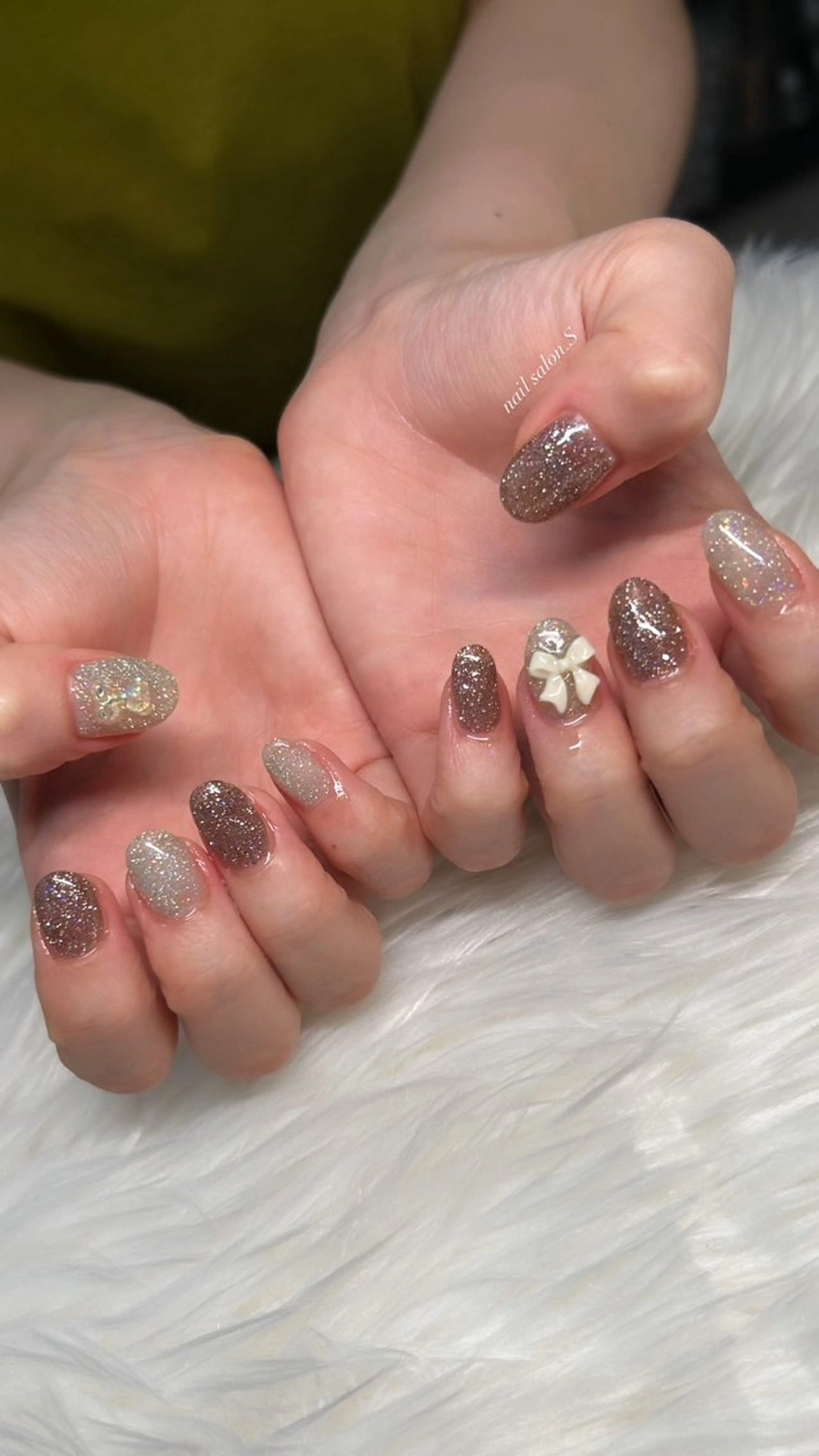 ネイル フラッシュネイル ジェルネイル ガーリー キラキラネイル 韓国ネイル ハンドネイル 関山 志乃のネイルデザイン