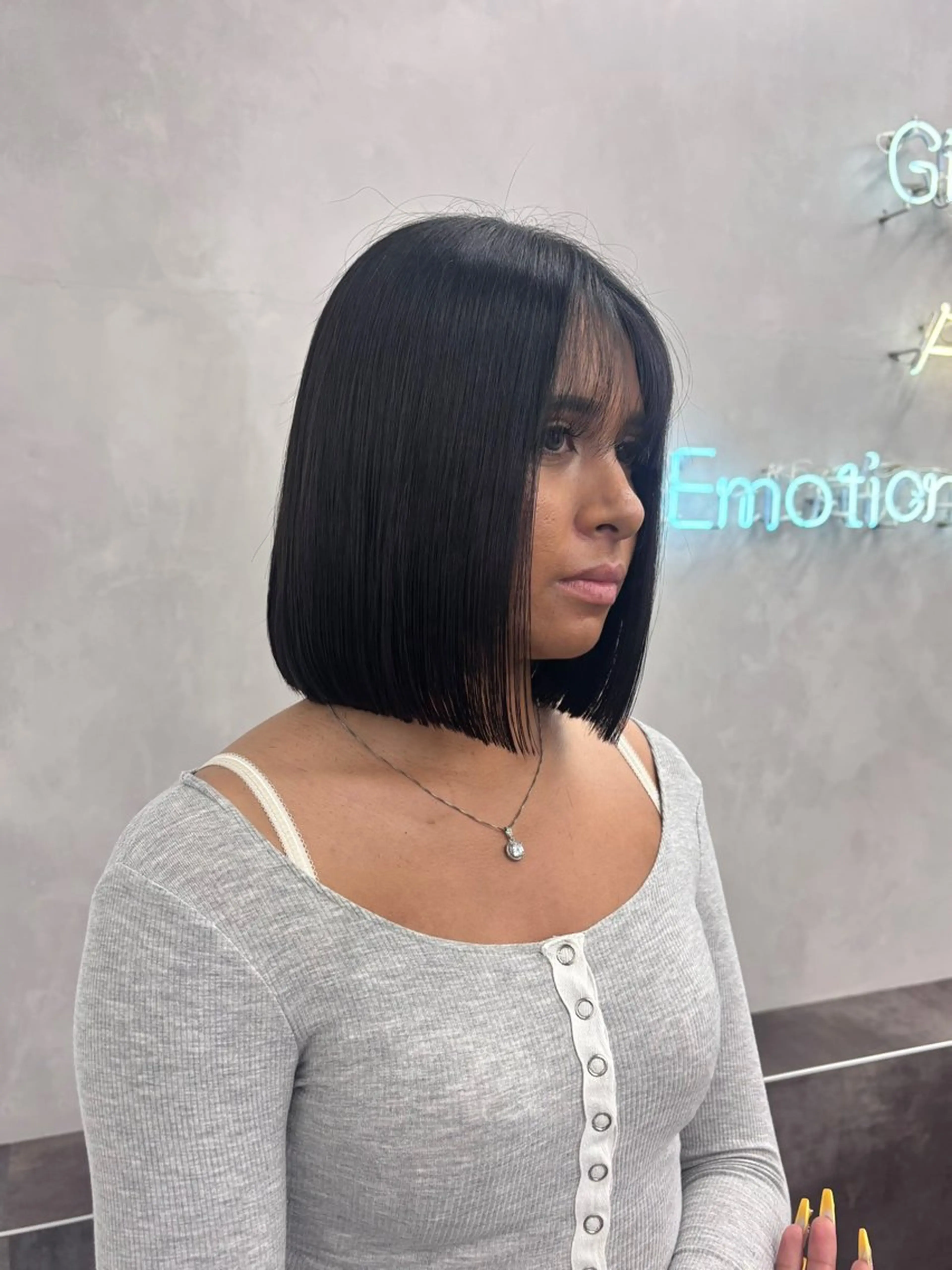 ショート 切りっぱなしボブ ボブ ヘアカラー GARTE所属・ゲンキ /ウルフカットのヘアスタイル