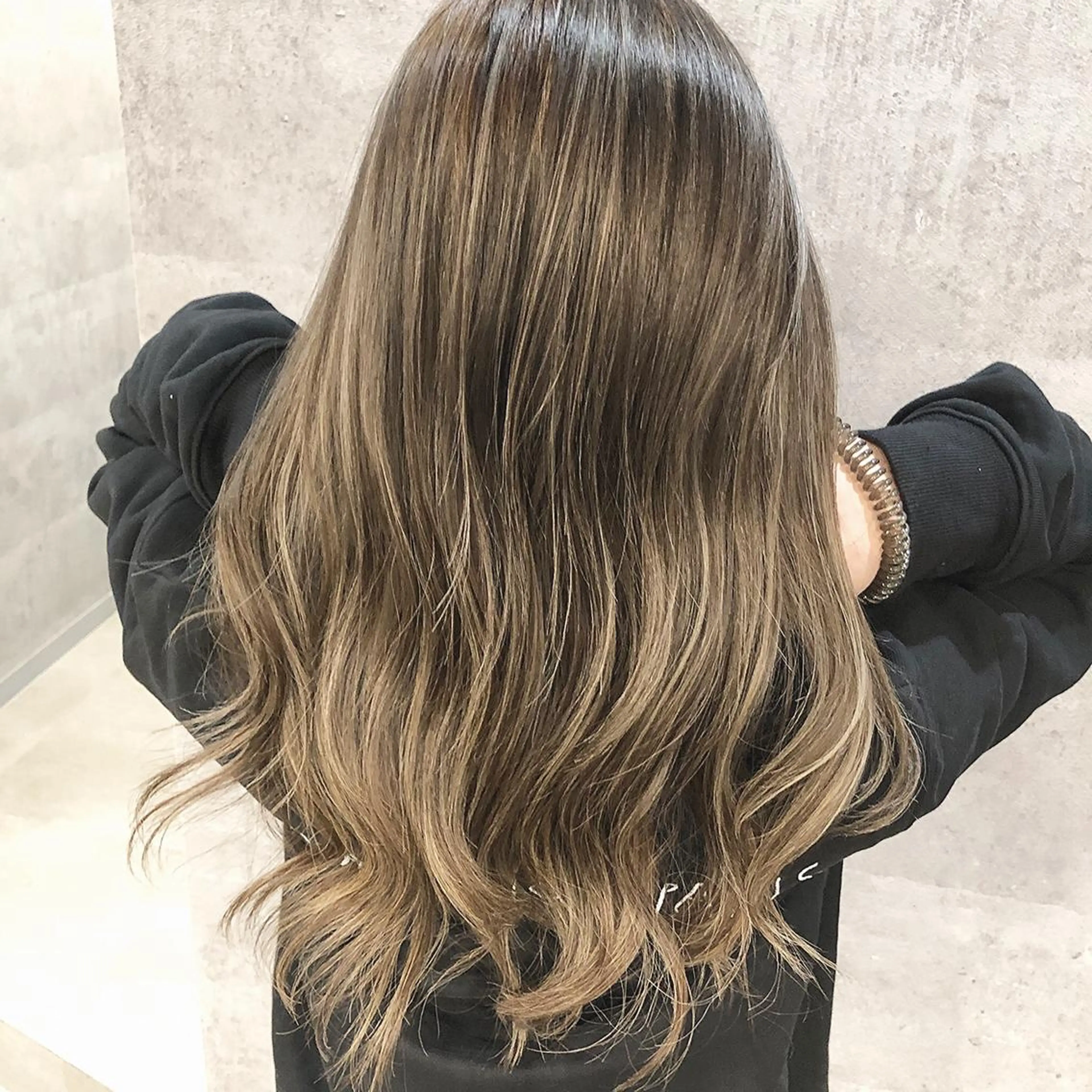 ロング カラー ハイライトカラー ハイライト ✨MiL✨ ✨心斎橋✨のヘアスタイル