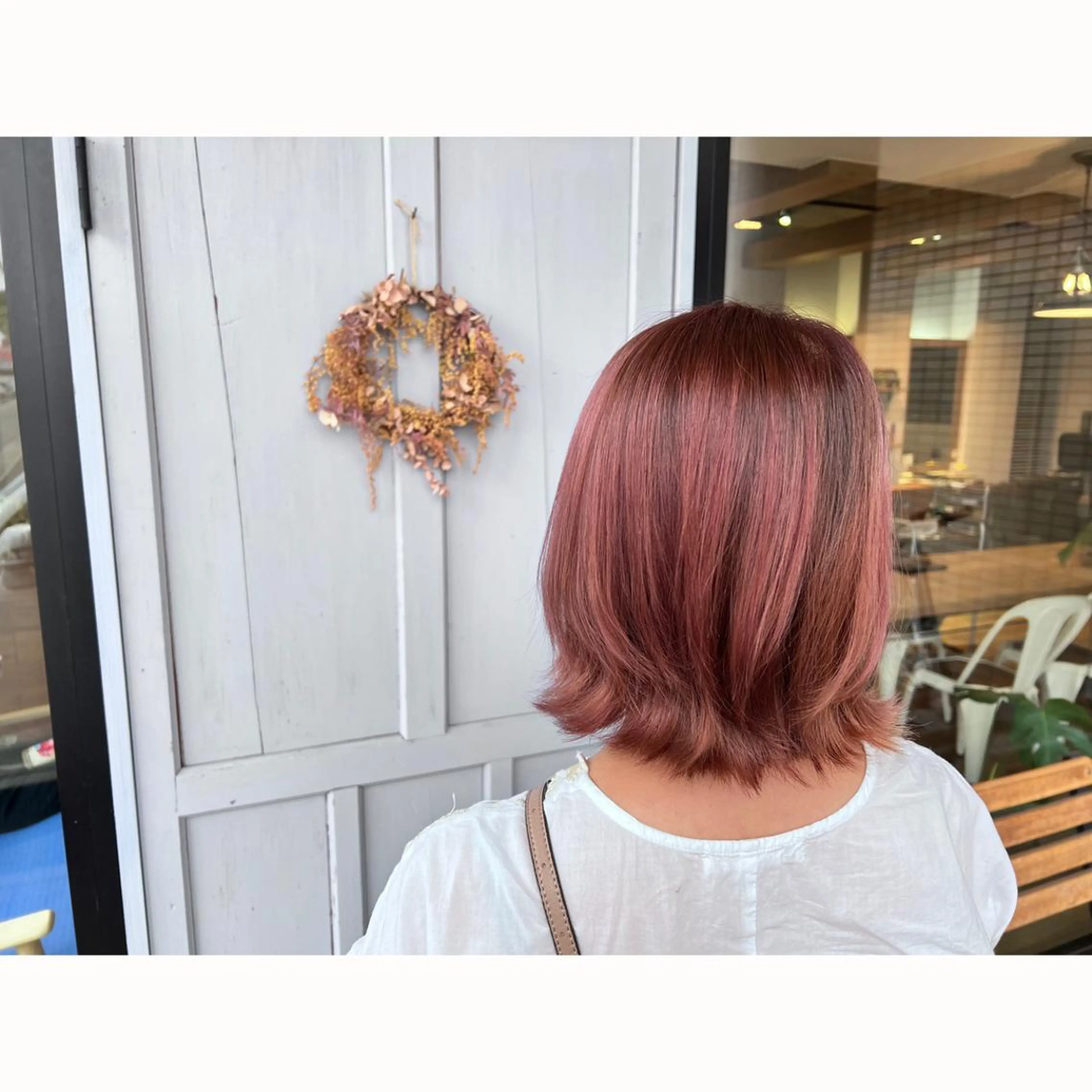 ミディアム カラー ブリーチ ピンクカラー バイオレットカラー ヘアカラー トリートメント ツキダテ ユイのヘアスタイル