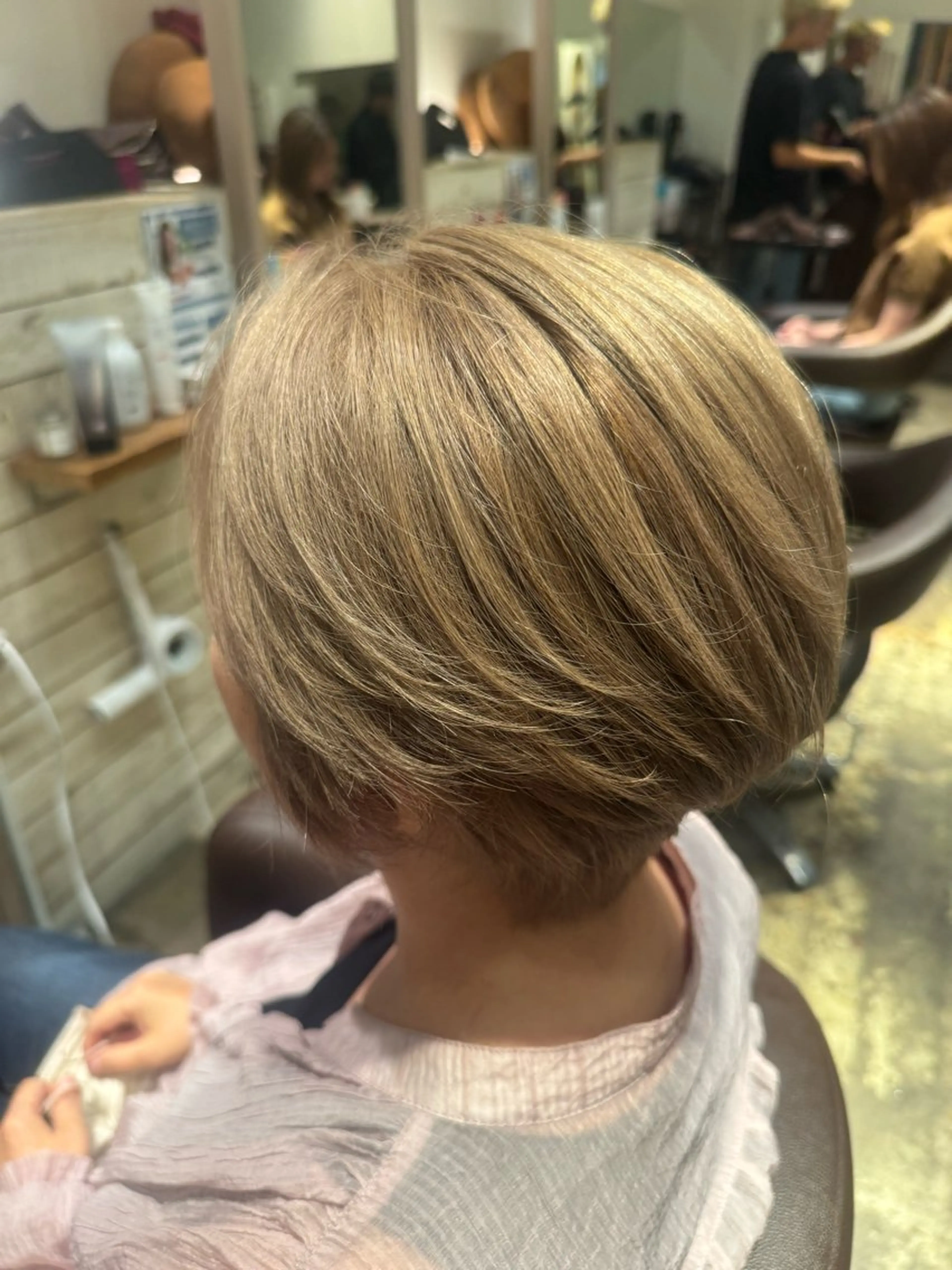 ショート ヘアカラー トリートメント 岸本 一誠のヘアスタイル