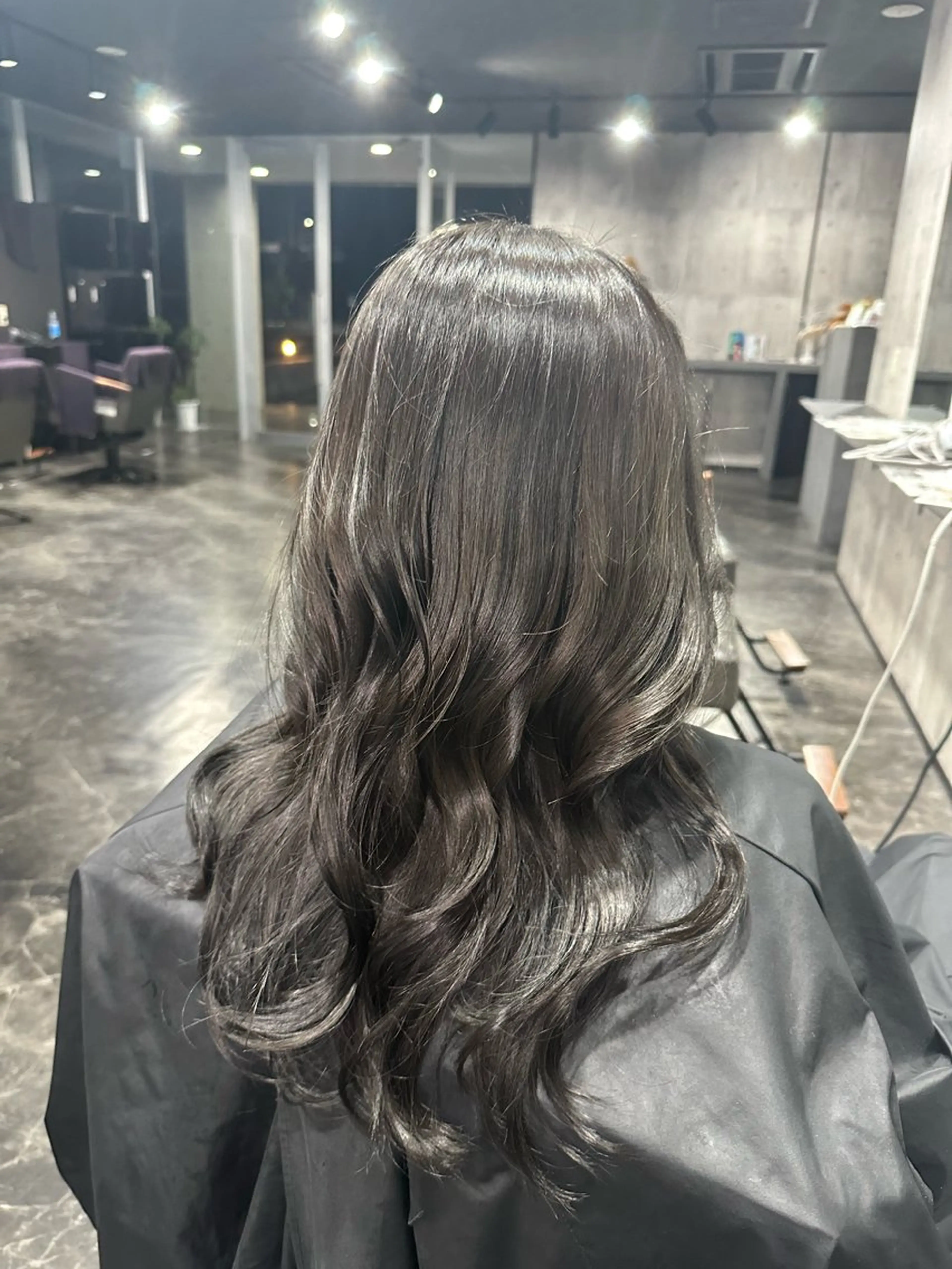 セミロング カラー amy .のヘアスタイル