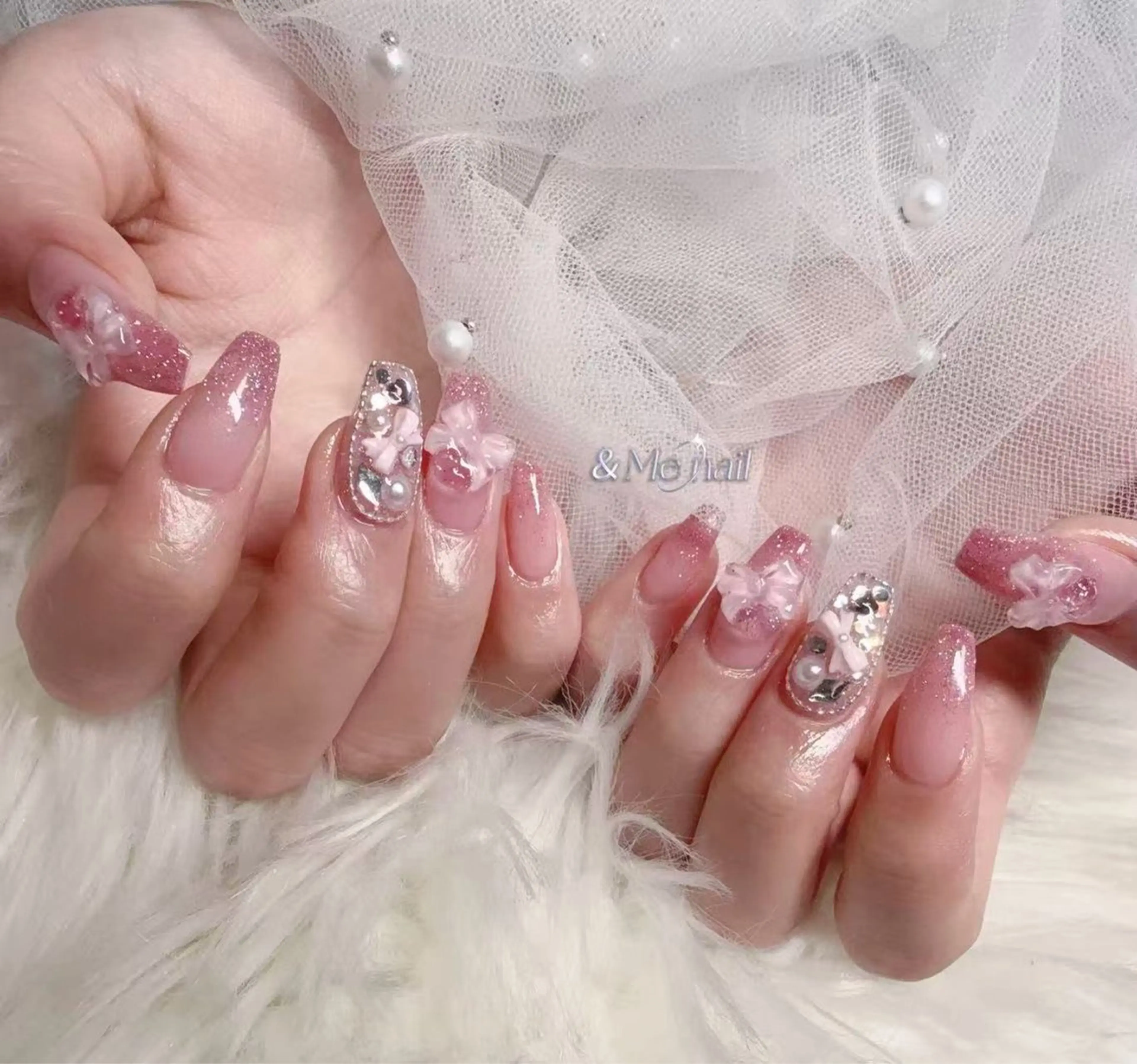 ネイル ハンドネイル &ME タカのネイルデザイン