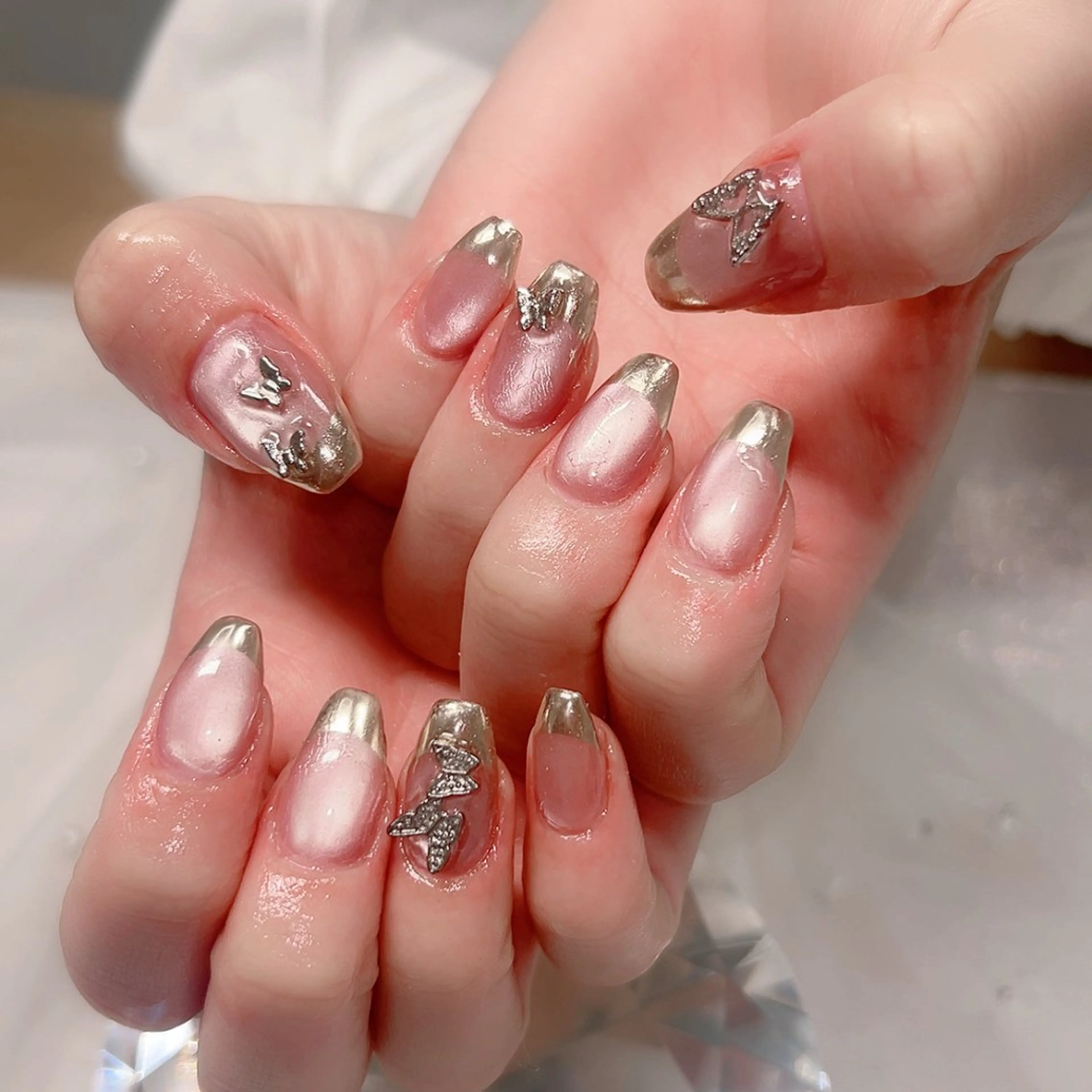 ネイル フレンチネイル マグネットネイル ミラーネイル ブライダルネイル Cute Tips nailのネイルデザイン