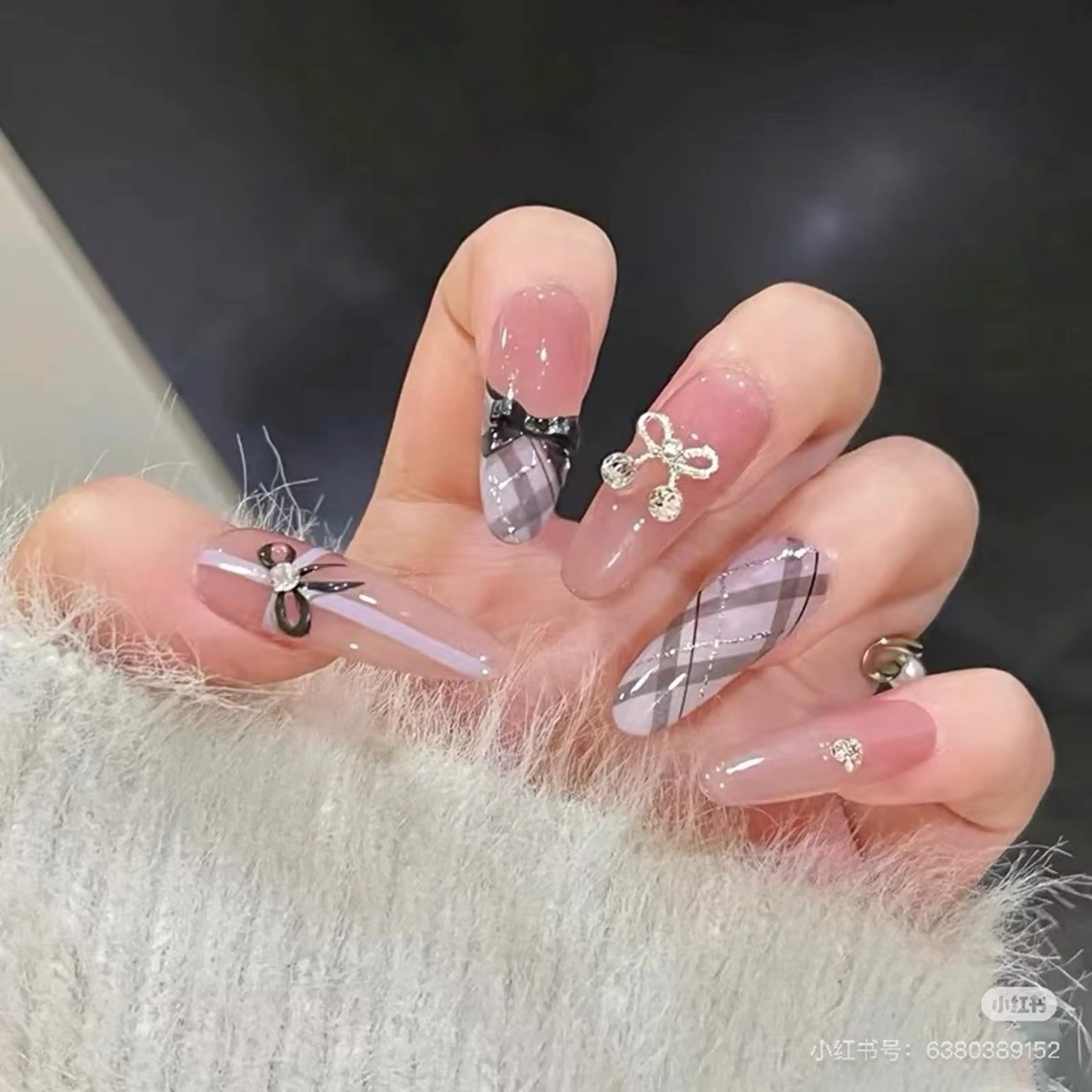 ネイル 成人式 ジェルネイル ロングネイル マグネットネイル 大理石ネイル(マーブル) ハンドネイル MoMoA Nail ネイル長さ出し専門店のネイルデザイン