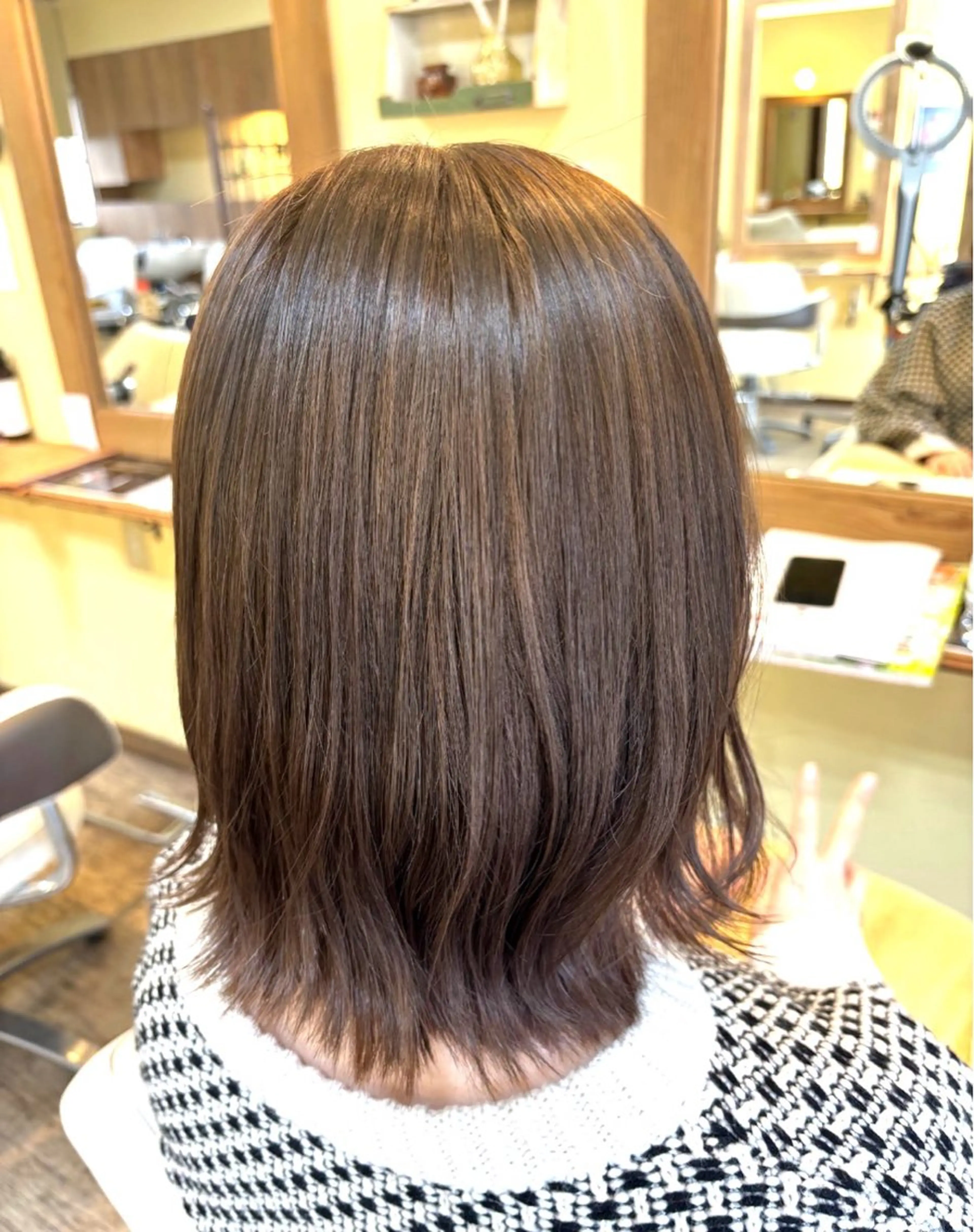 ミディアム カラー ボブ ヘアカラー 鶴島 凜のヘアスタイル