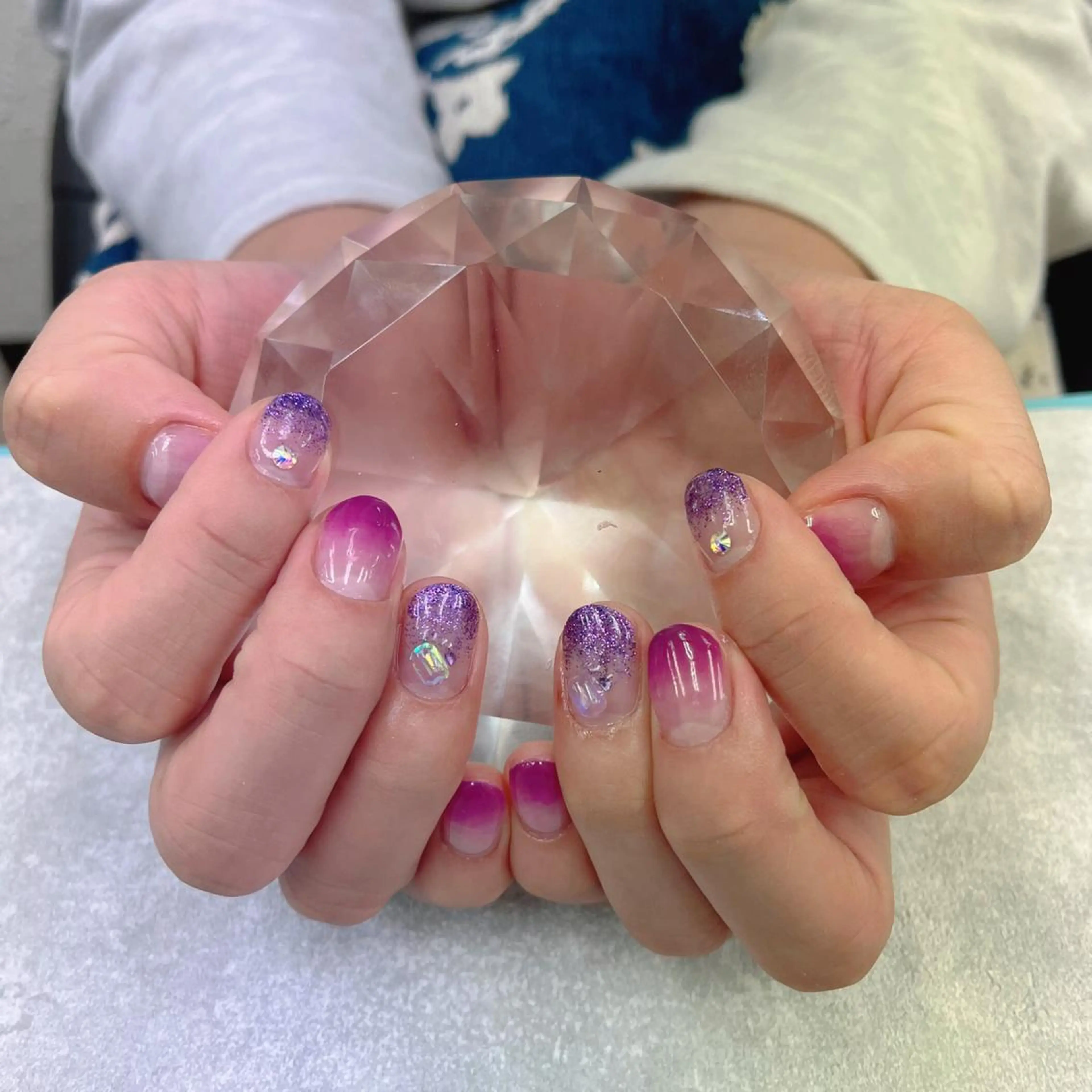 ネイル グラデーション ラメ(グリッター) ラメグラデーション ワンカラーネイル ストーンネイル ブルーデイジー栄本店所属・BlueDaisy 栄本店のネイルデザイン