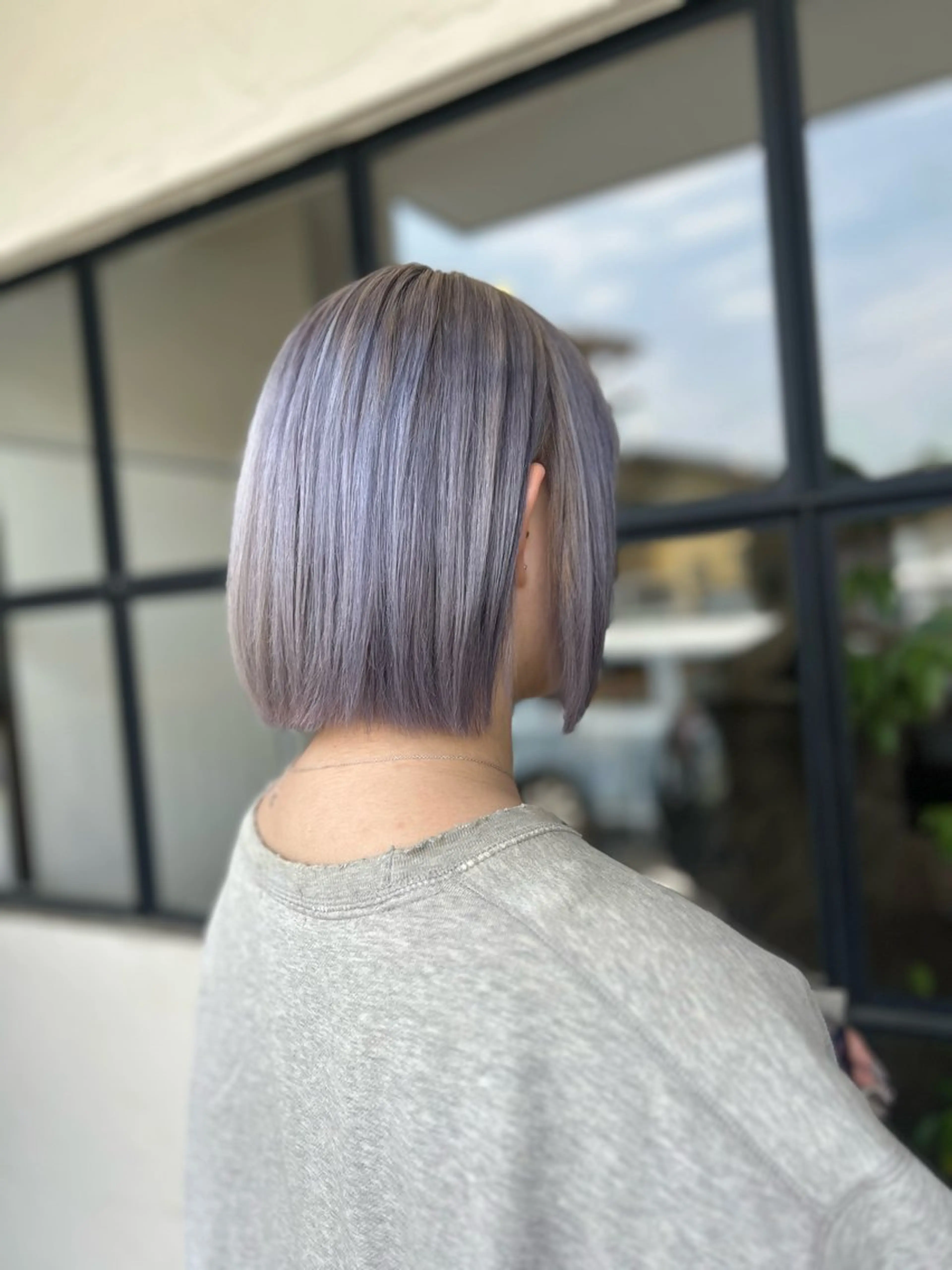 ショート カラー ブリーチ ラベンダーカラー シルバー ヘアカラー トリートメント Morpho Hair Product所属・井上 花音のヘアスタイル