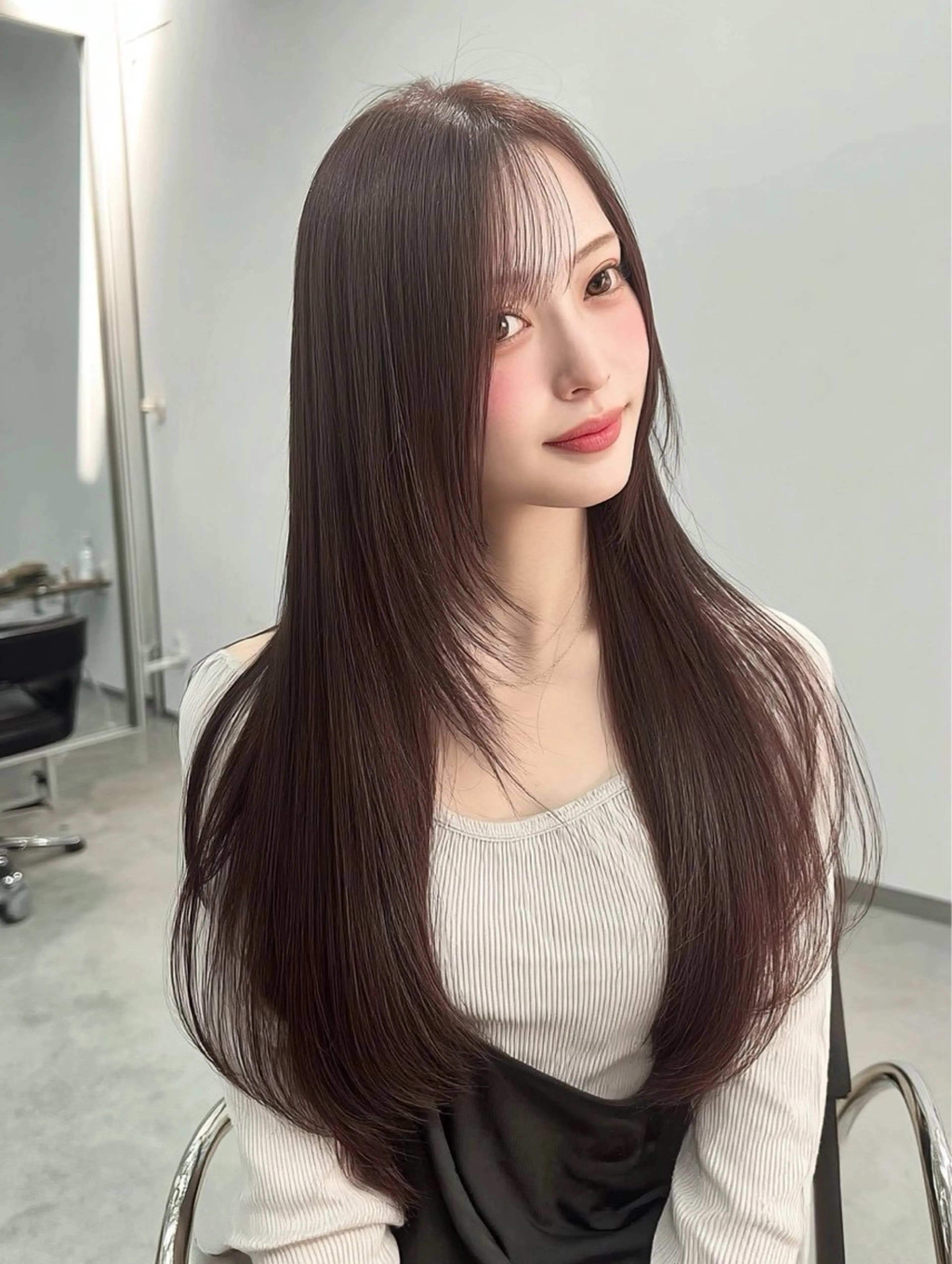 ロング カラー 透明感カラー くびれヘア 顔周りカット ヨシンモリ 韓国風ヘア カット ヘアカラー トリートメント レイヤーカット/ 髪質改善/透カラーのヘアスタイル