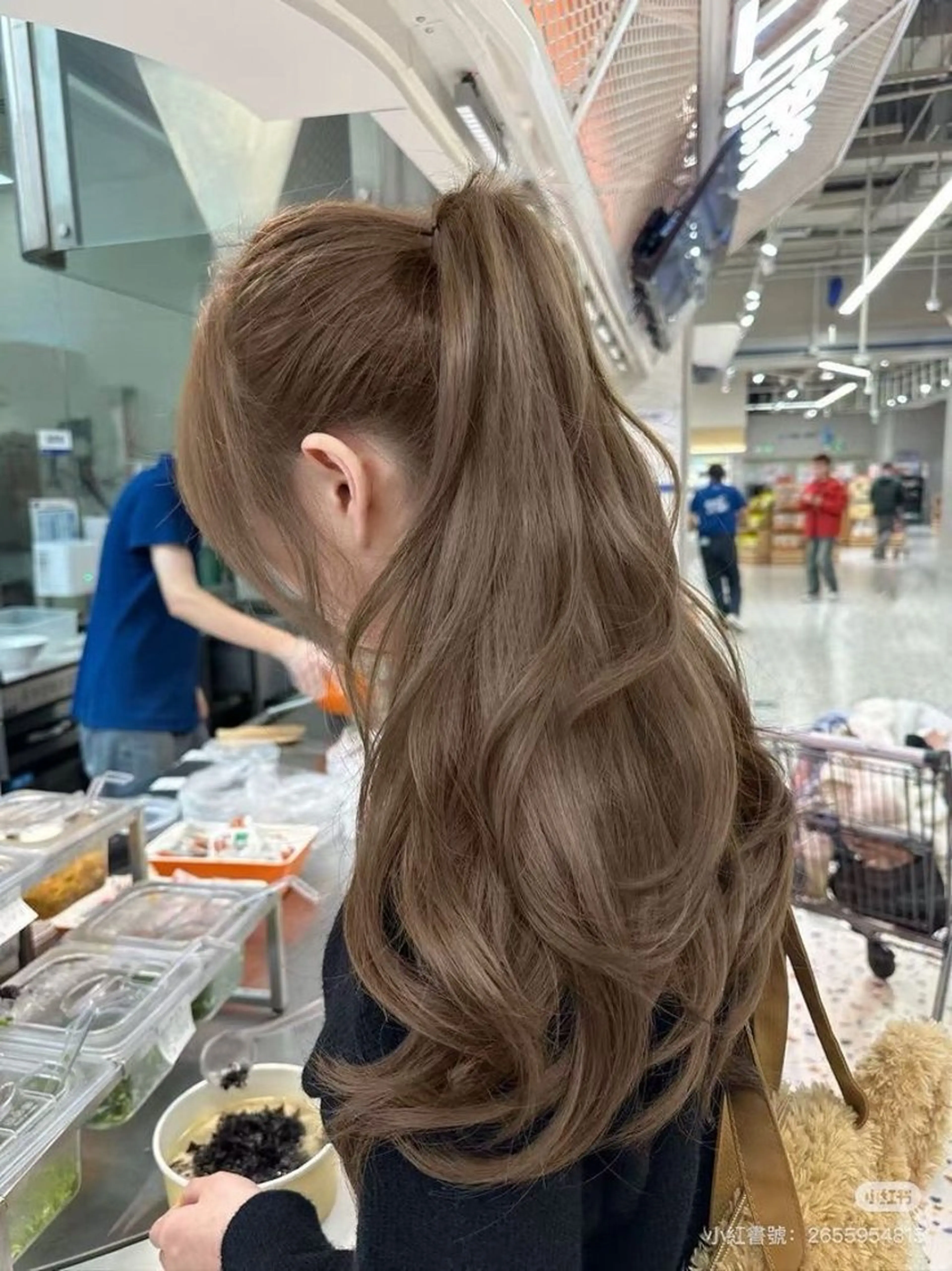 ロング ヘアカラー ヘアセット 艶髪ハイトーンカラー 渋谷🎀ririkaのヘアスタイル