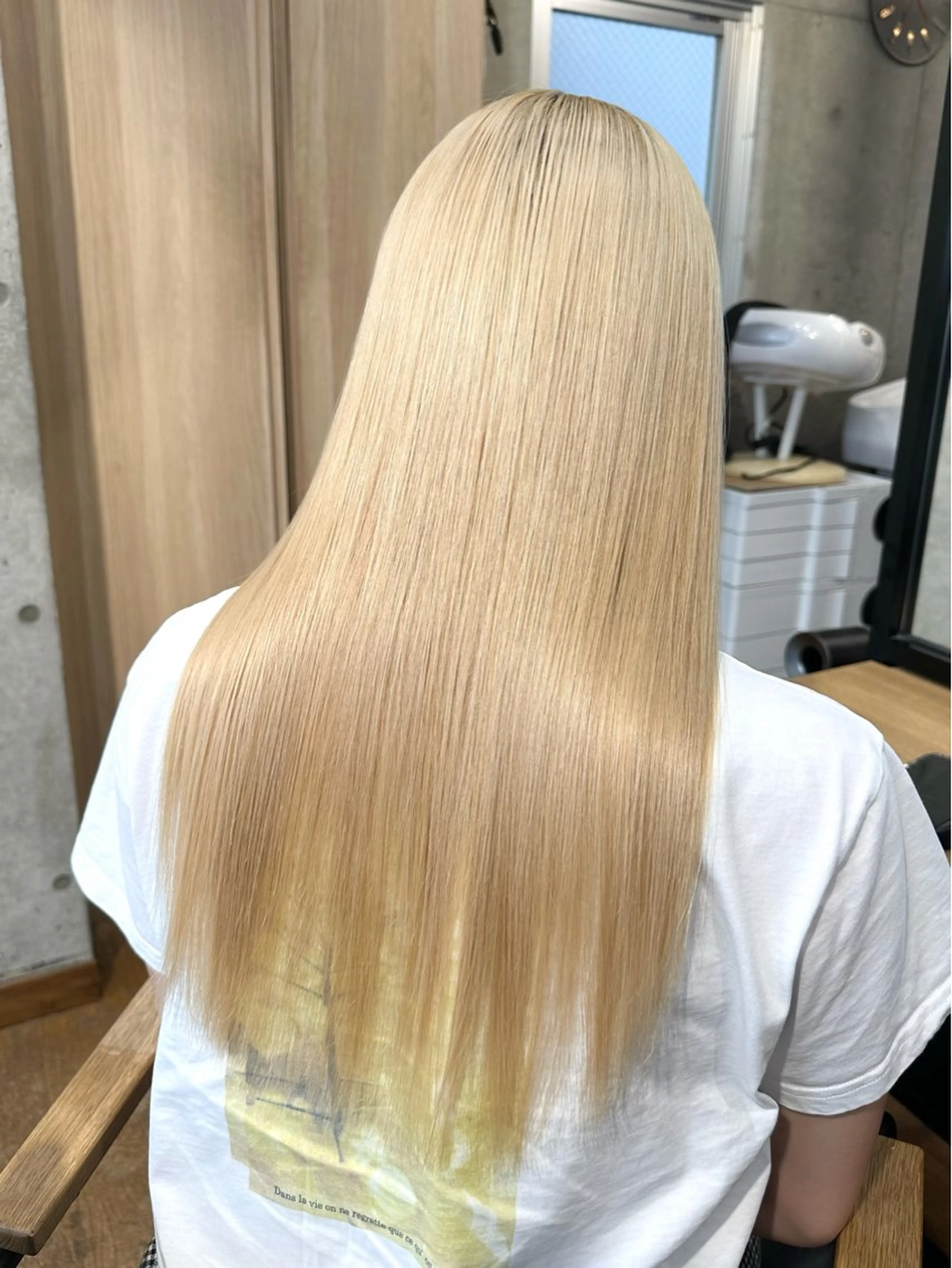 ロング カラー アディクシーカラー ブリーチ ケアブリーチ ダブルカラー イヤリングカラー DAIKIベージュ 🍂レイヤーカットのヘアスタイル