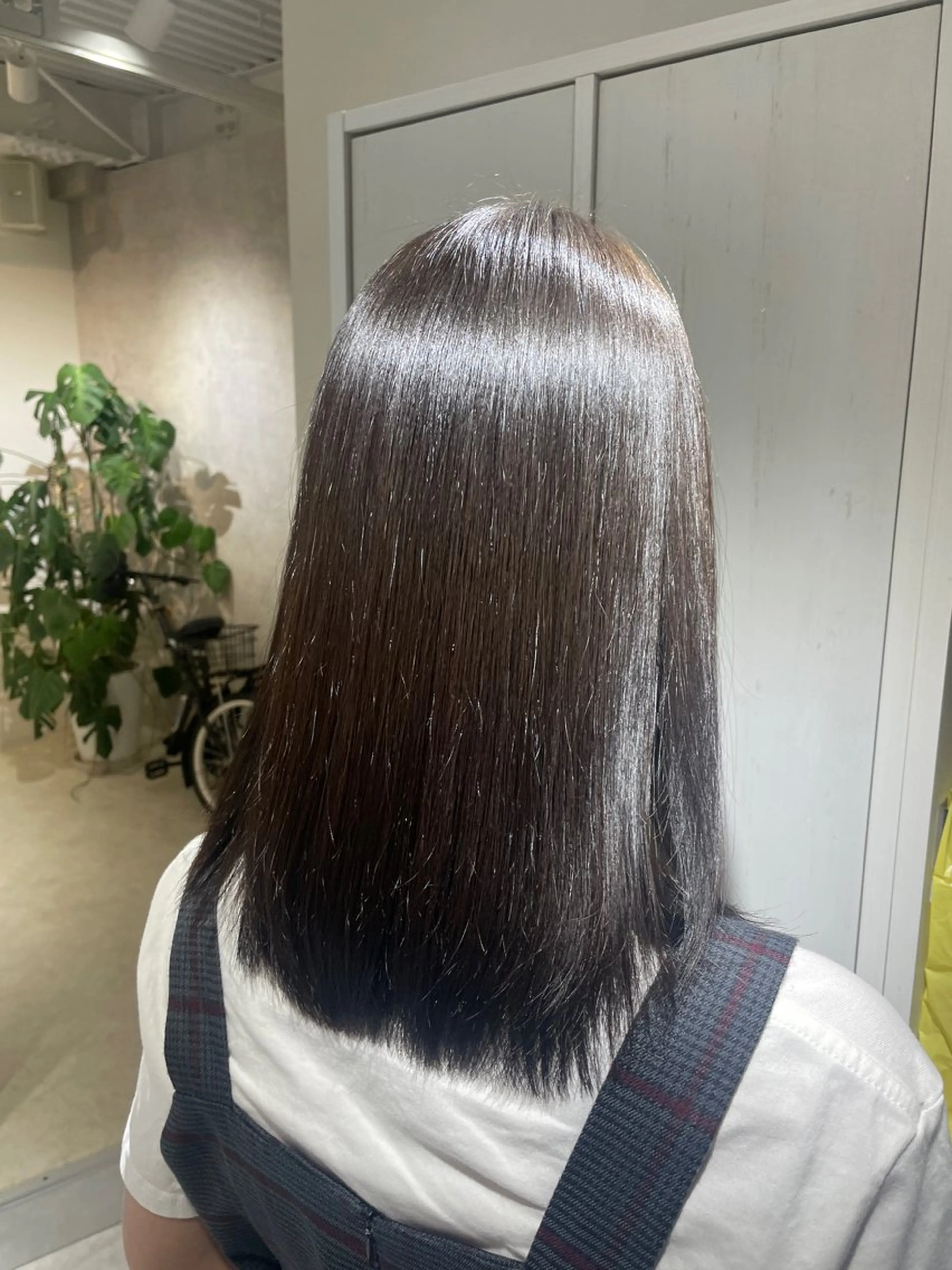 ミディアム カット ヘアカラー トリートメント le. pidorgeのヘアスタイル